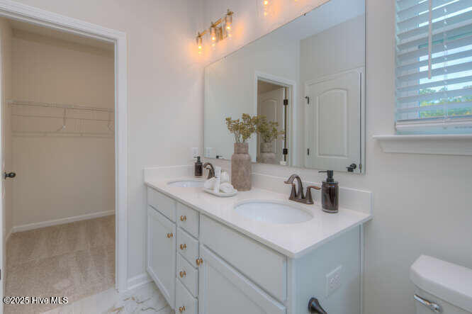 100524734 | Photo 23