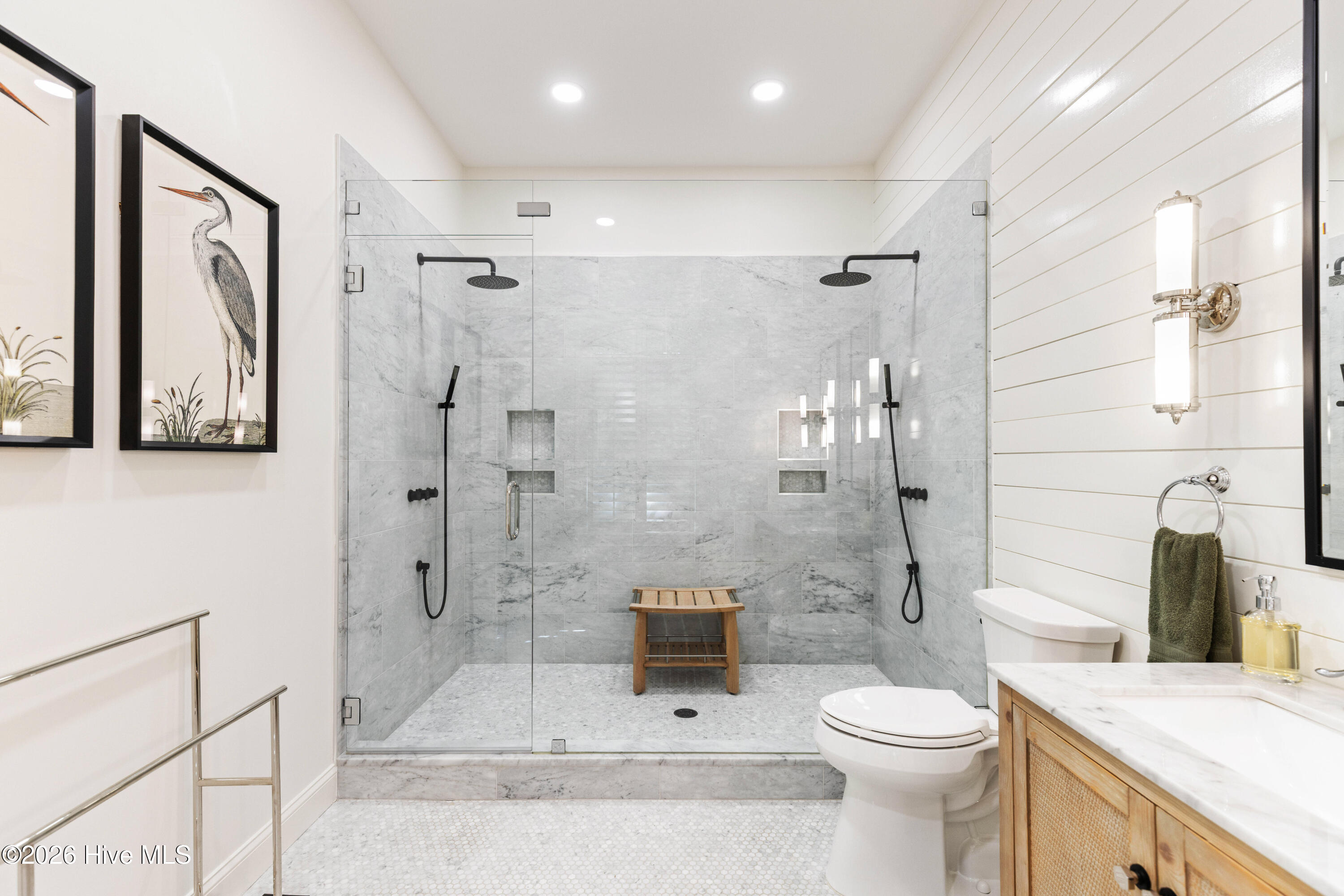 100555813 | Photo 45