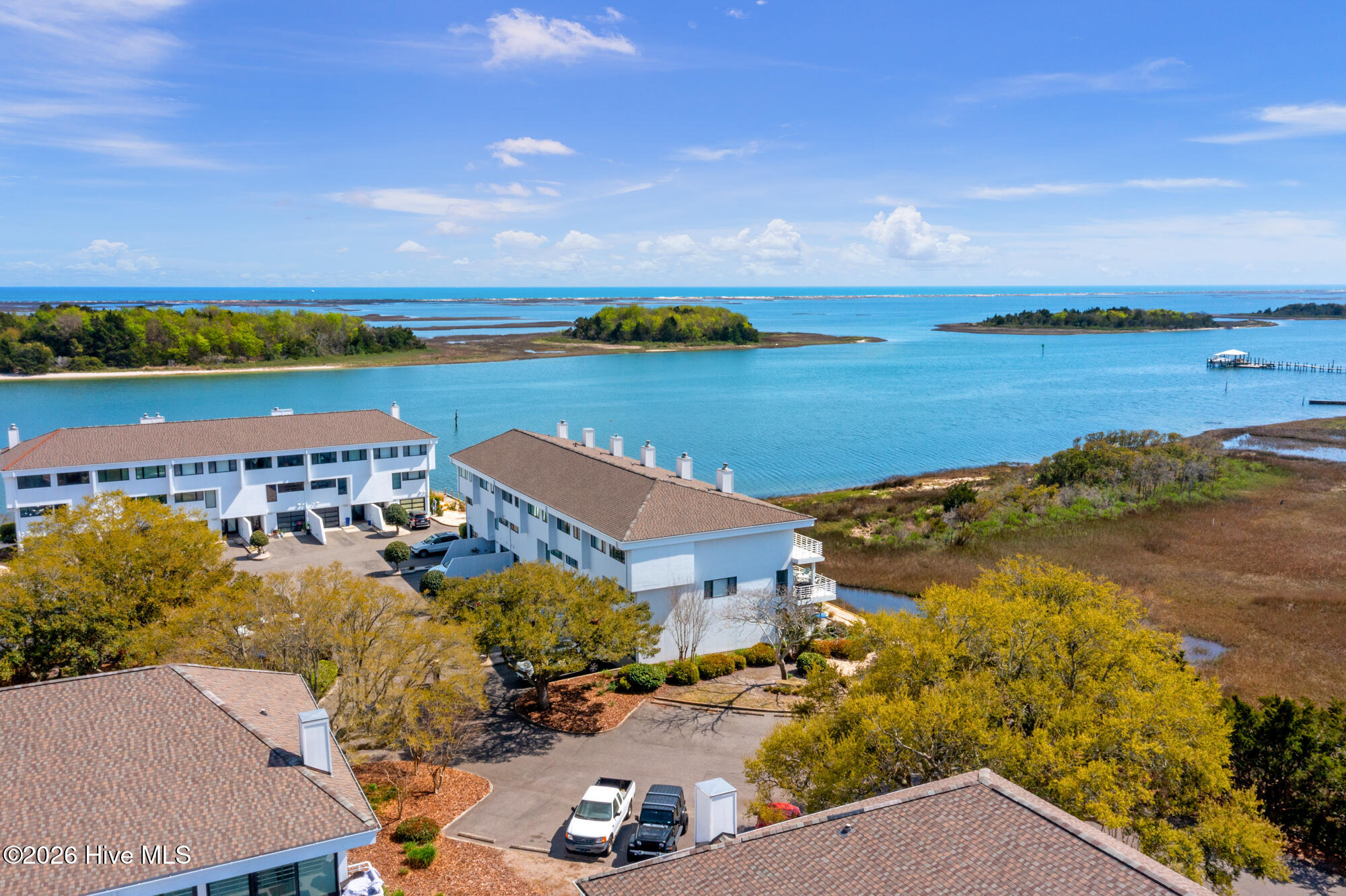 100564405 | Photo 36