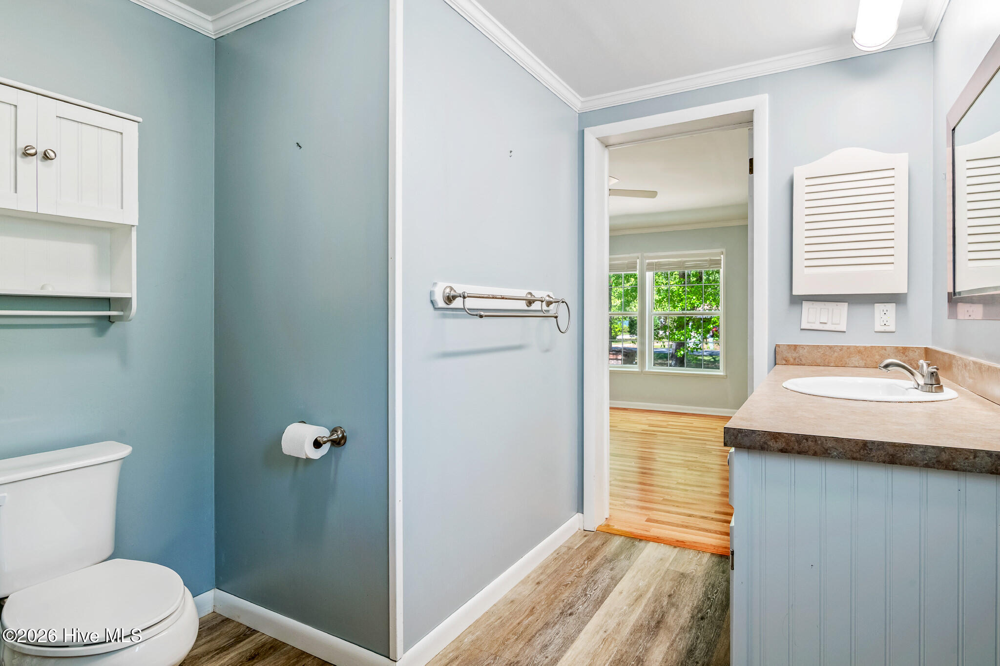 100567029 | Photo 37