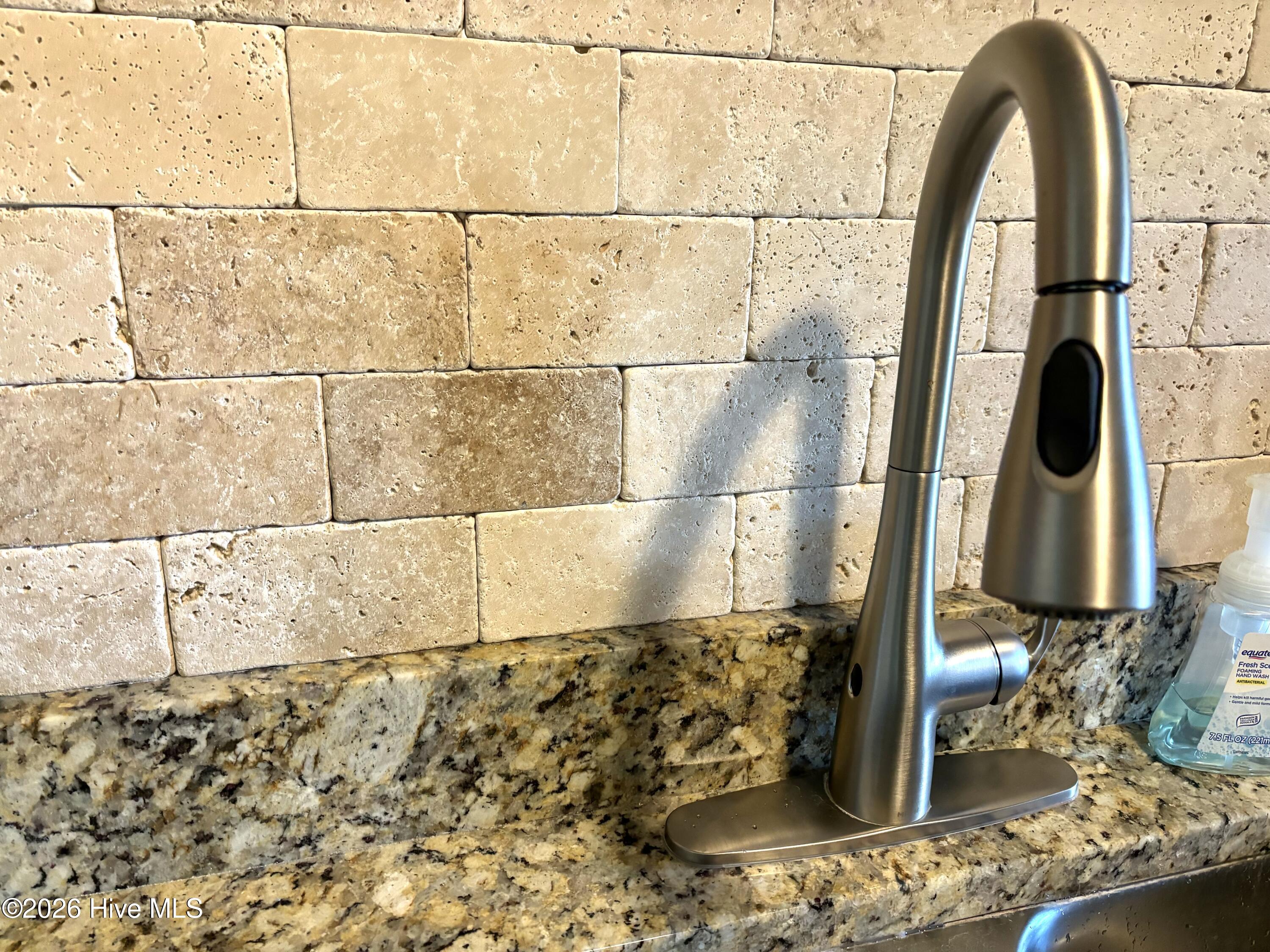 100559423 | Photo 22