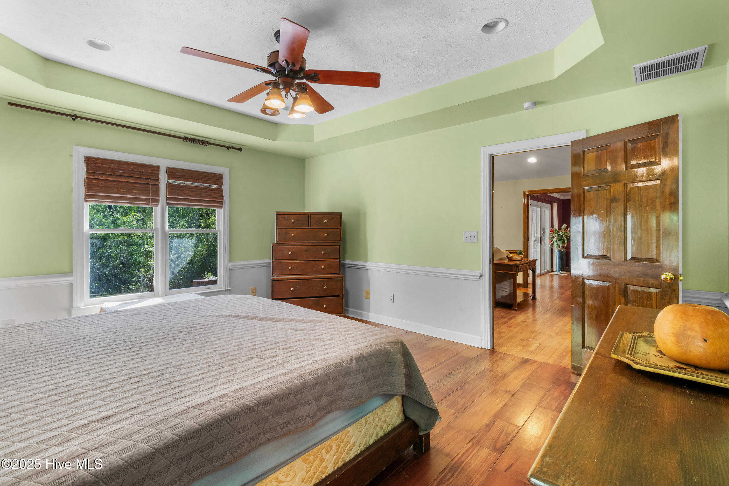 100502660 | Photo 18