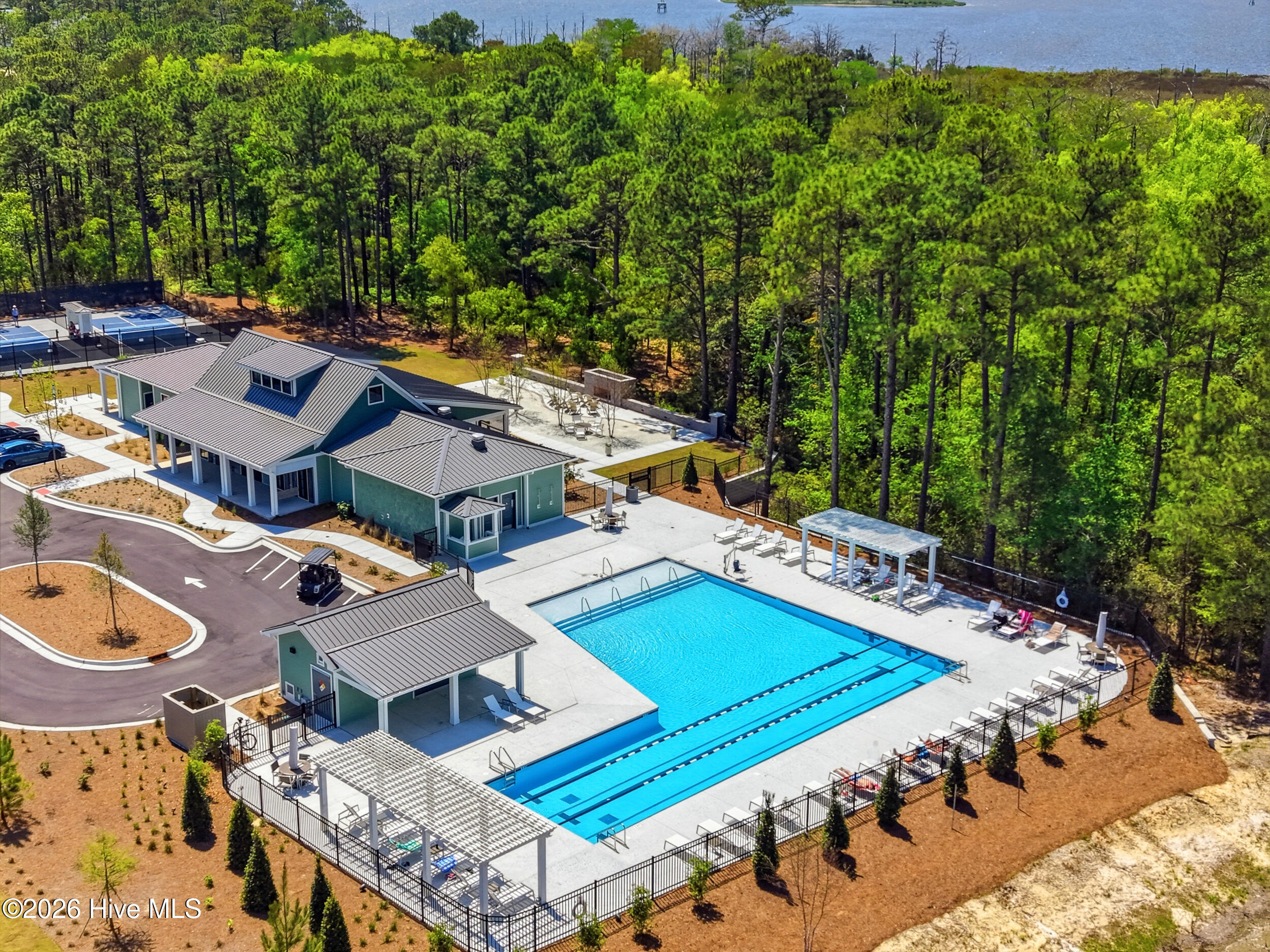 100569050 | Photo 70