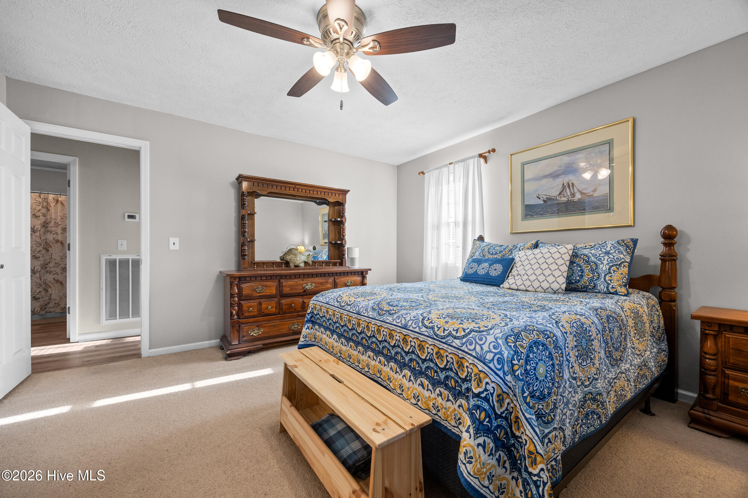 100560402 | Photo 19