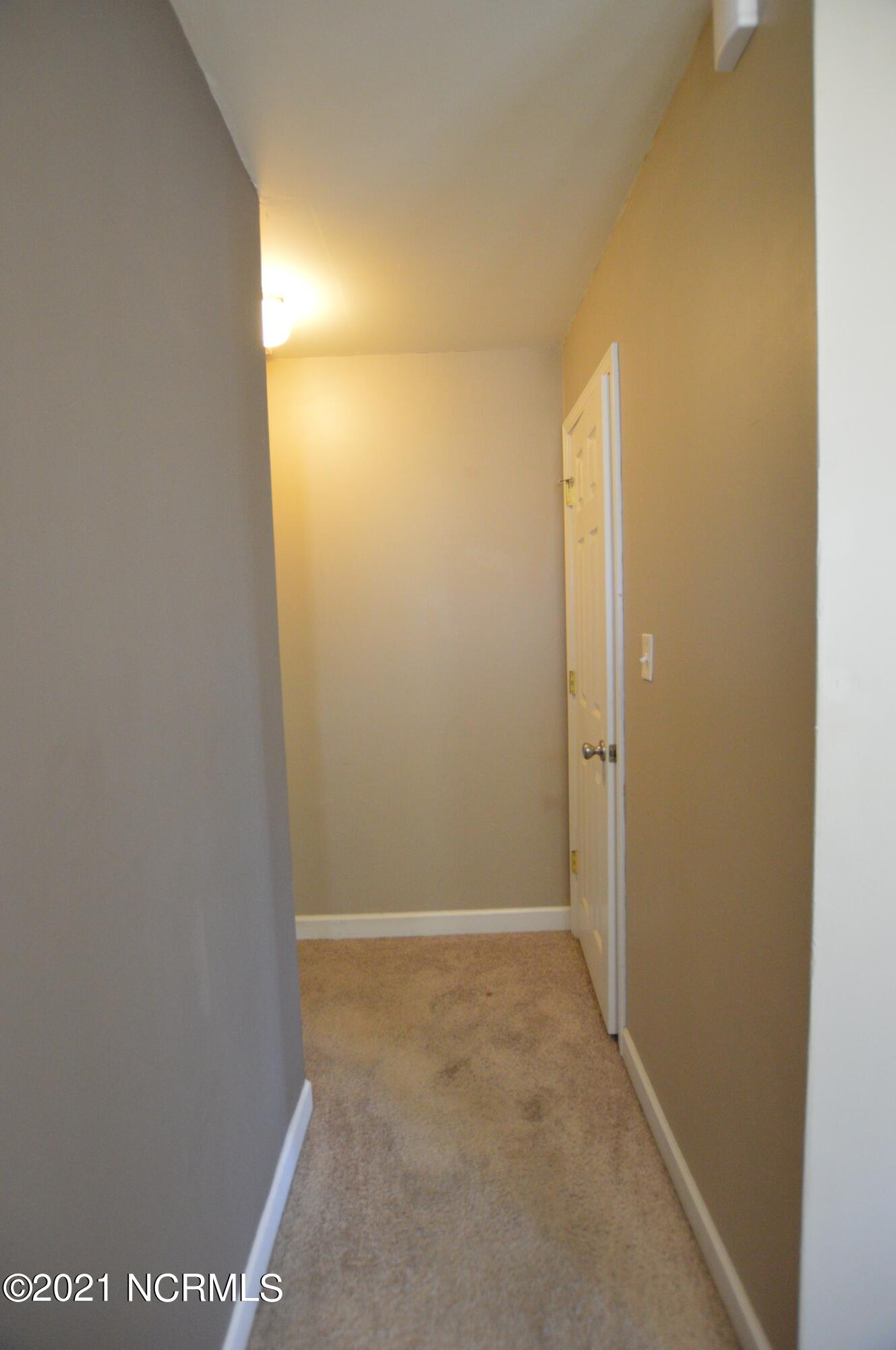 100562914 | Photo 14