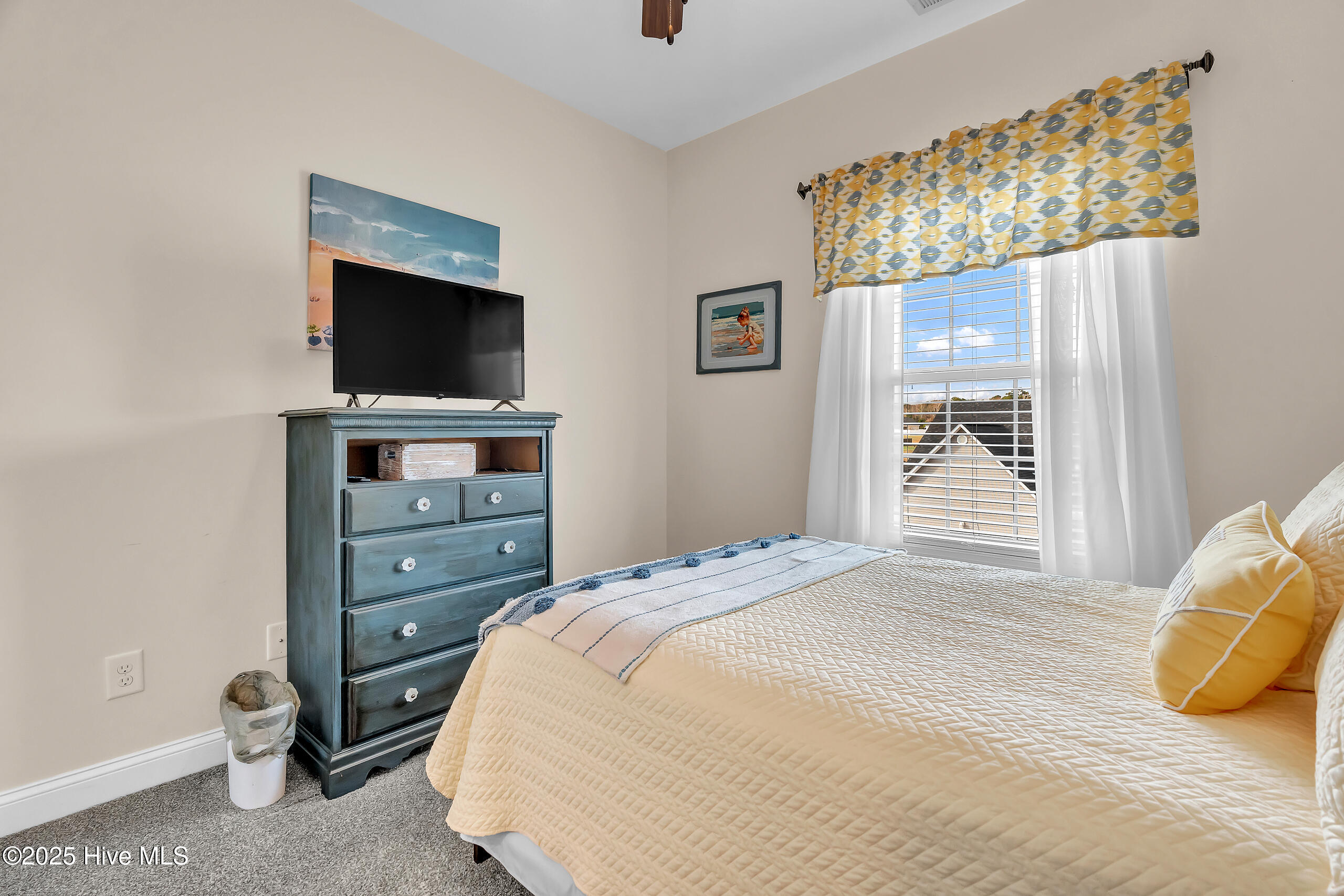 100546927 | Photo 36