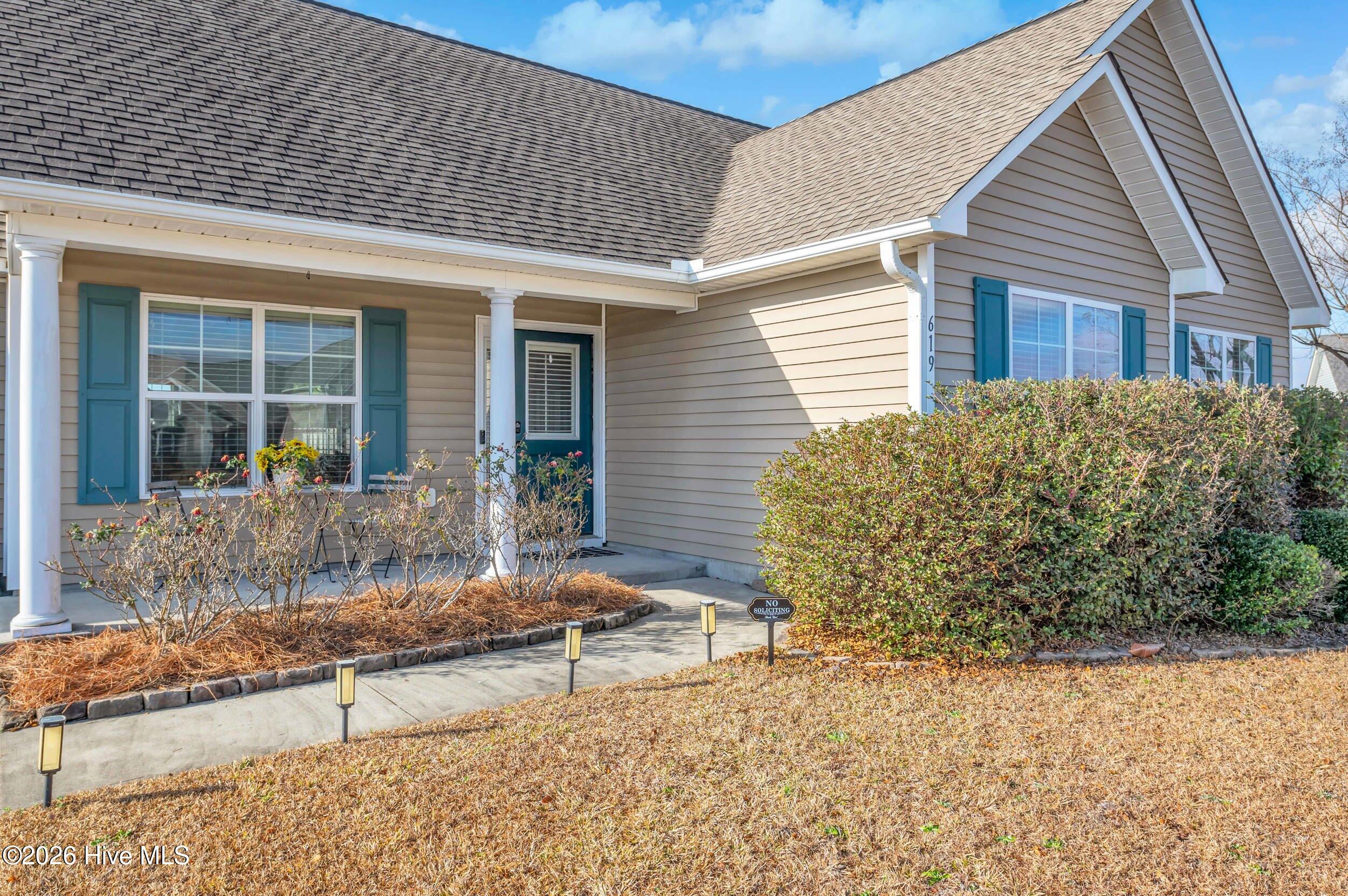 100548167 | Photo 41