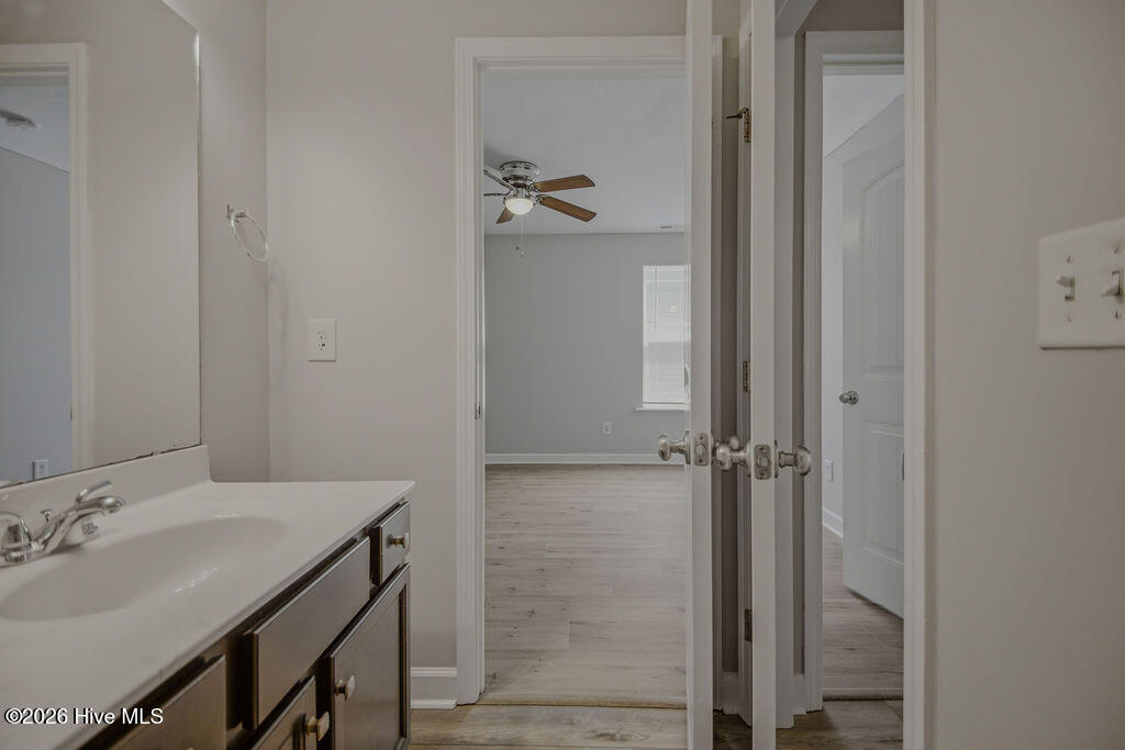 100568501 | Photo 42