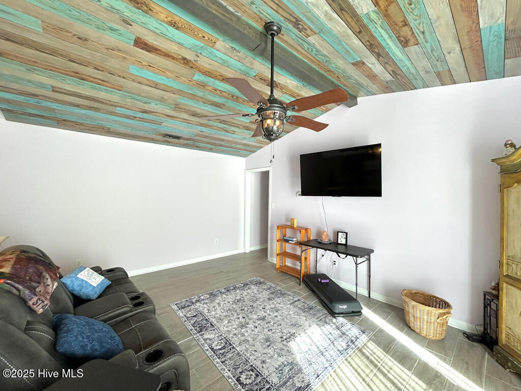 100540831 | Photo 33