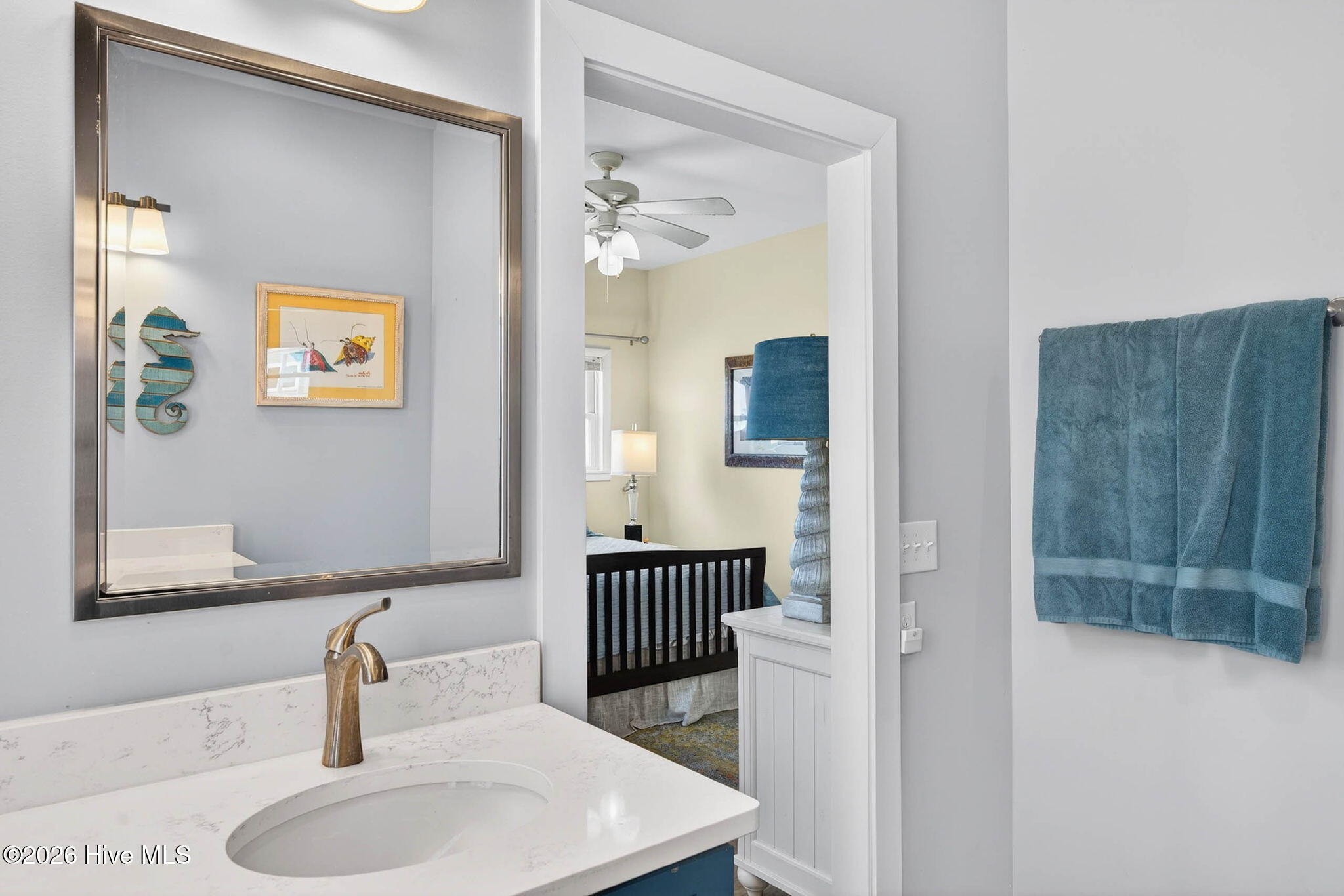 100562885 | Photo 23