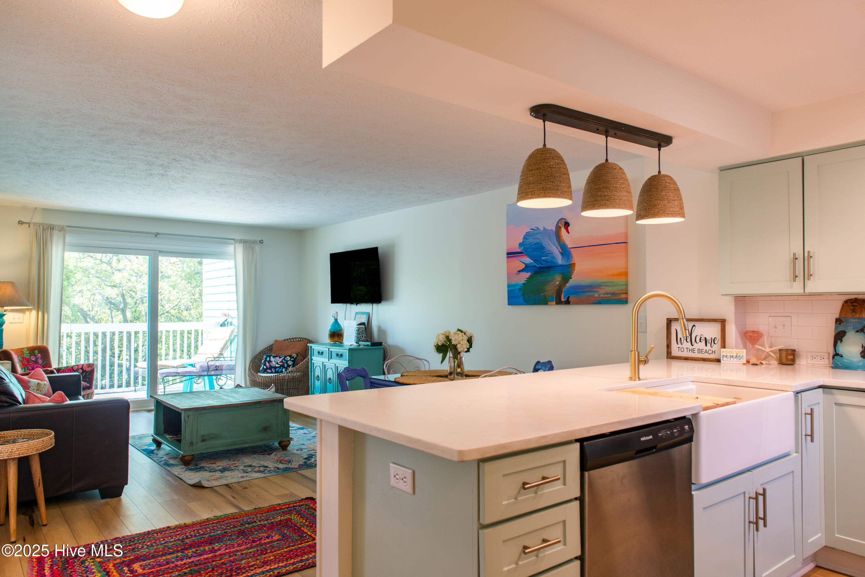 100556360 | Photo 24