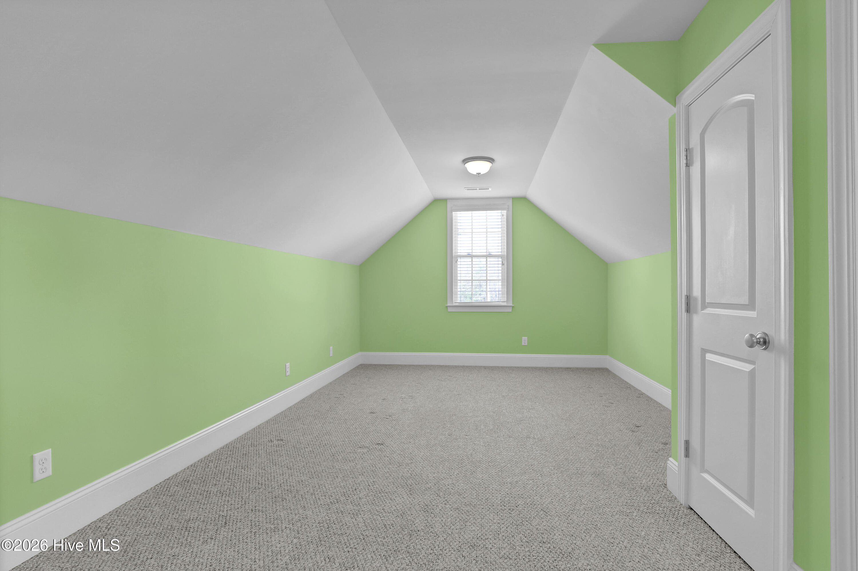 100549522 | Photo 37