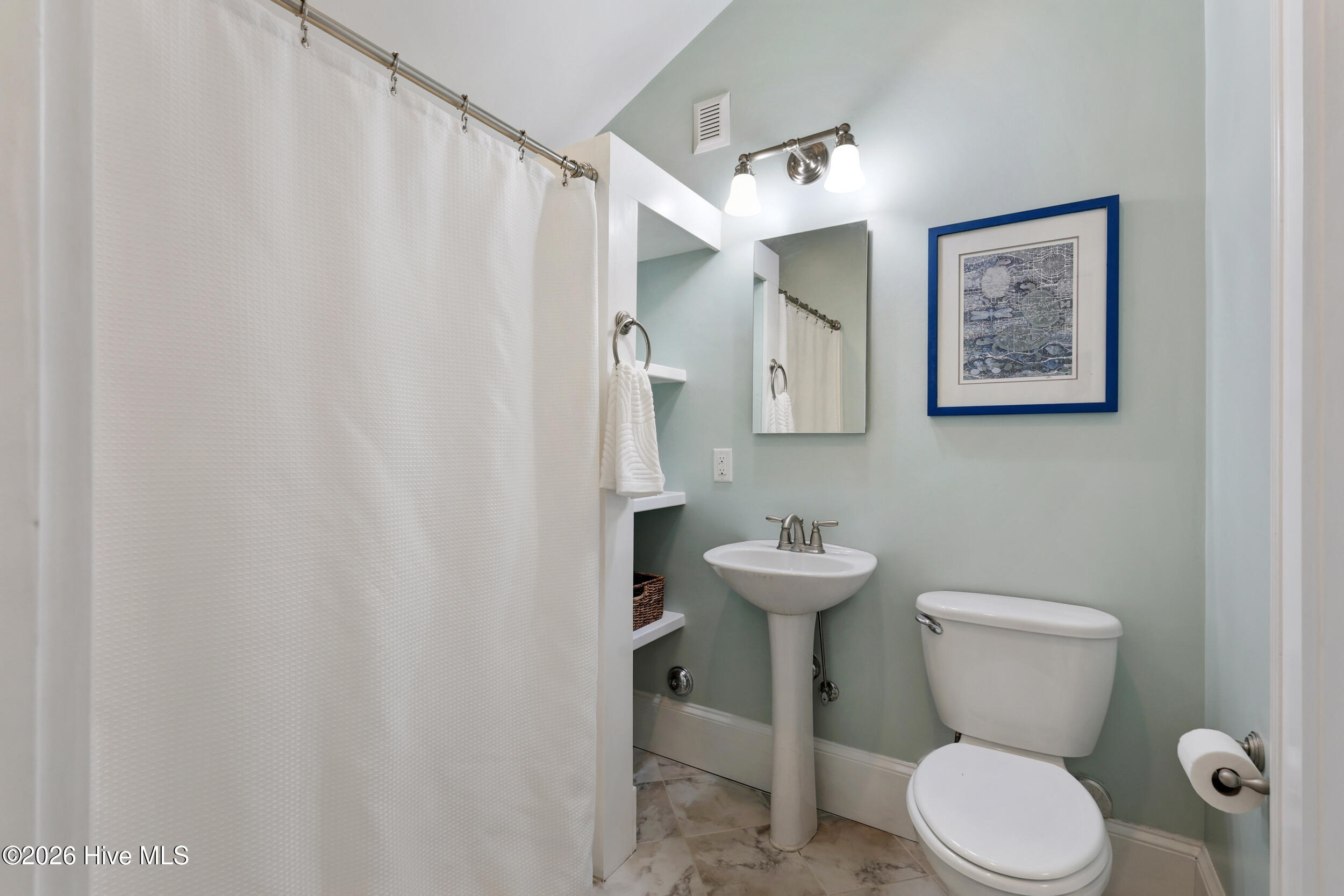 100562398 | Photo 21