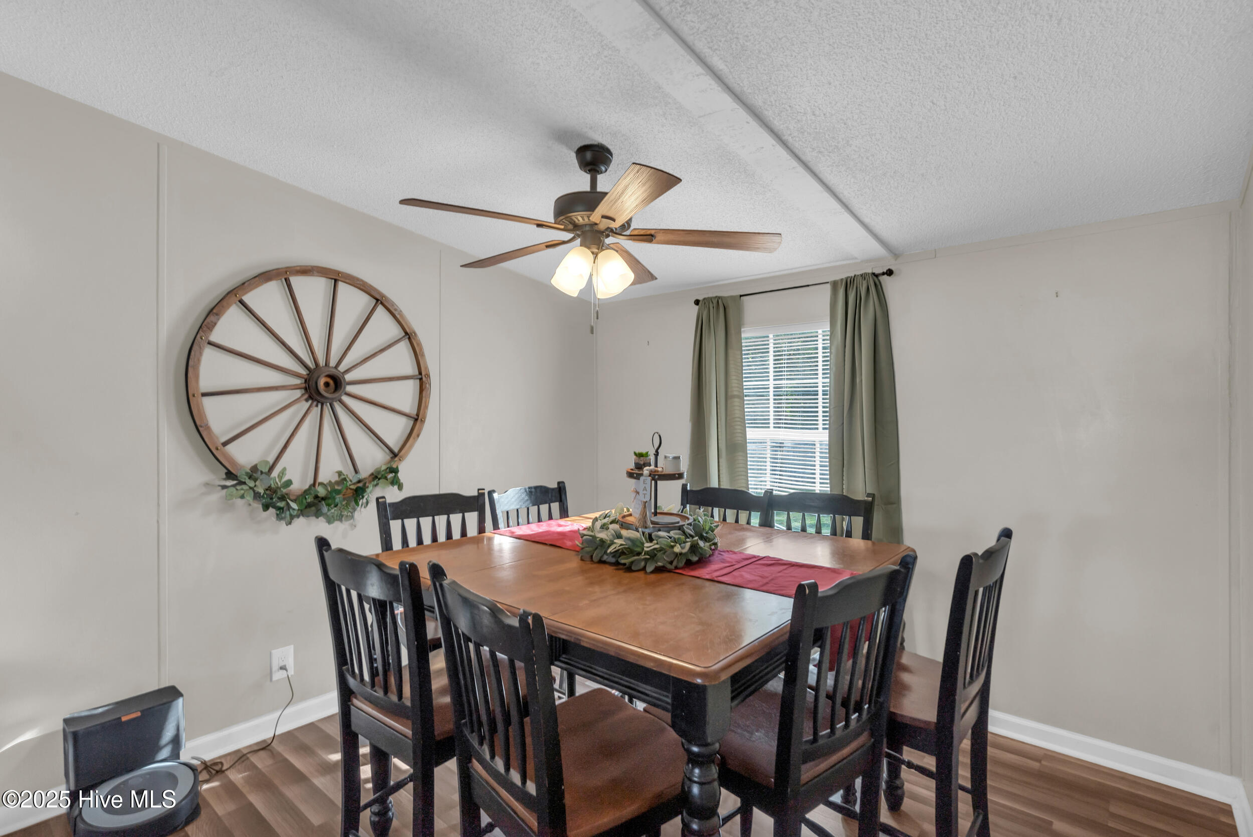 100543887 | Photo 13