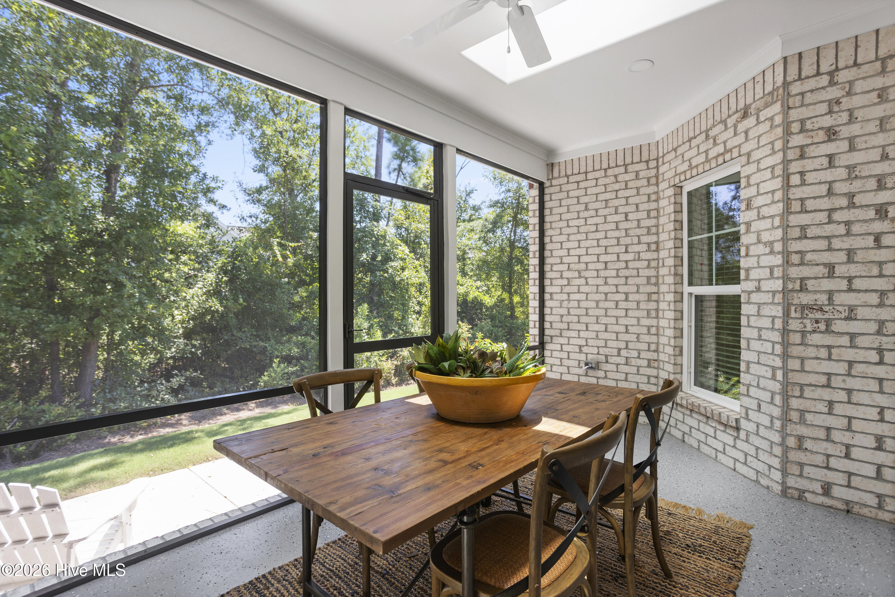 100568560 | Photo 10