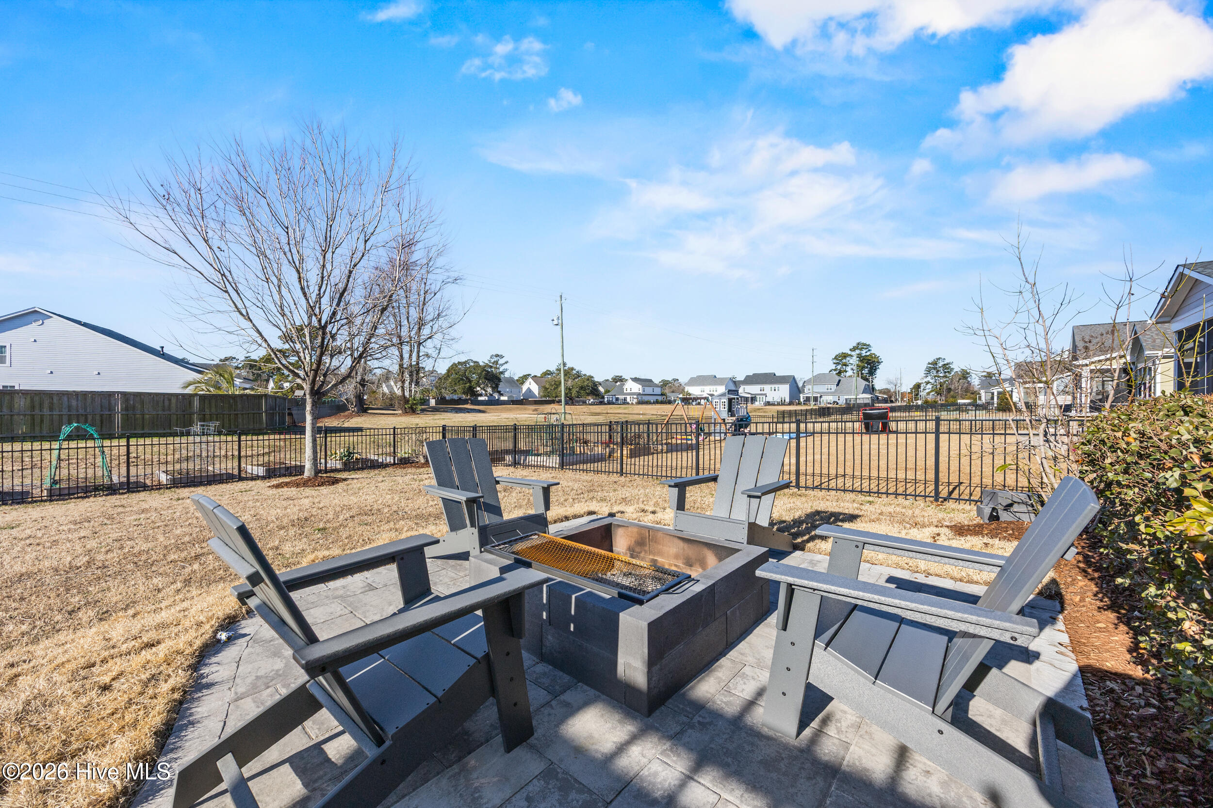 100551925 | Photo 33