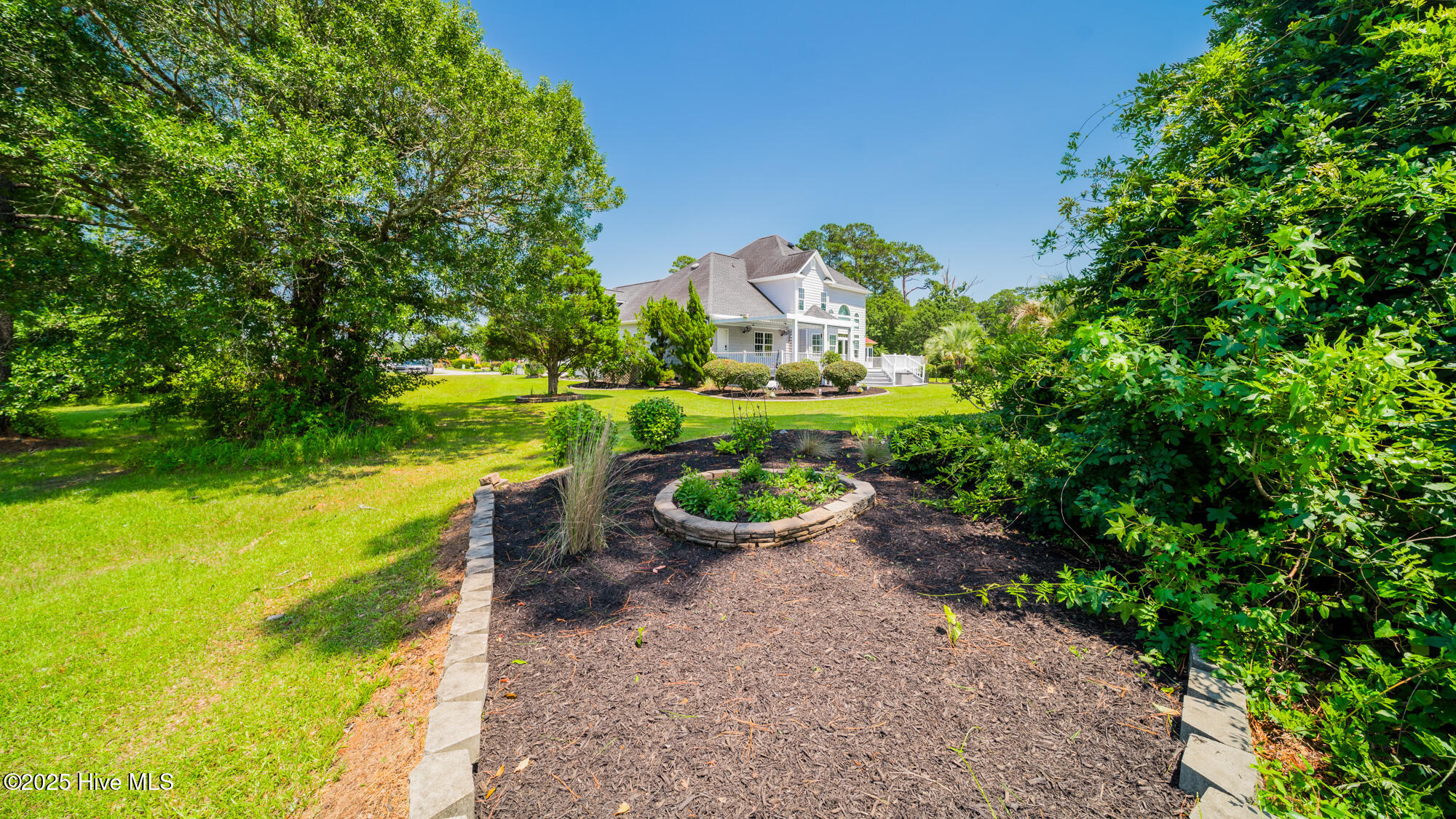 100516325 | Photo 51