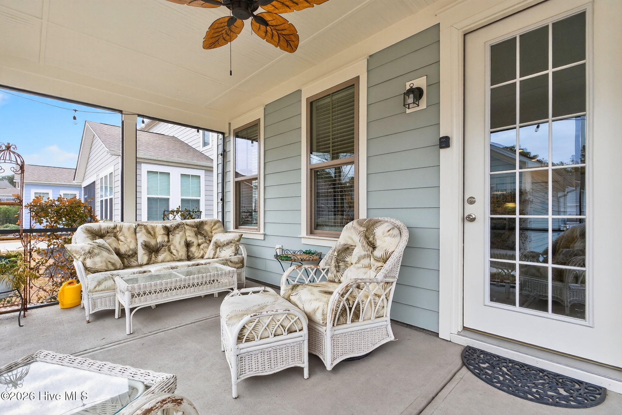 100553997 | Photo 35