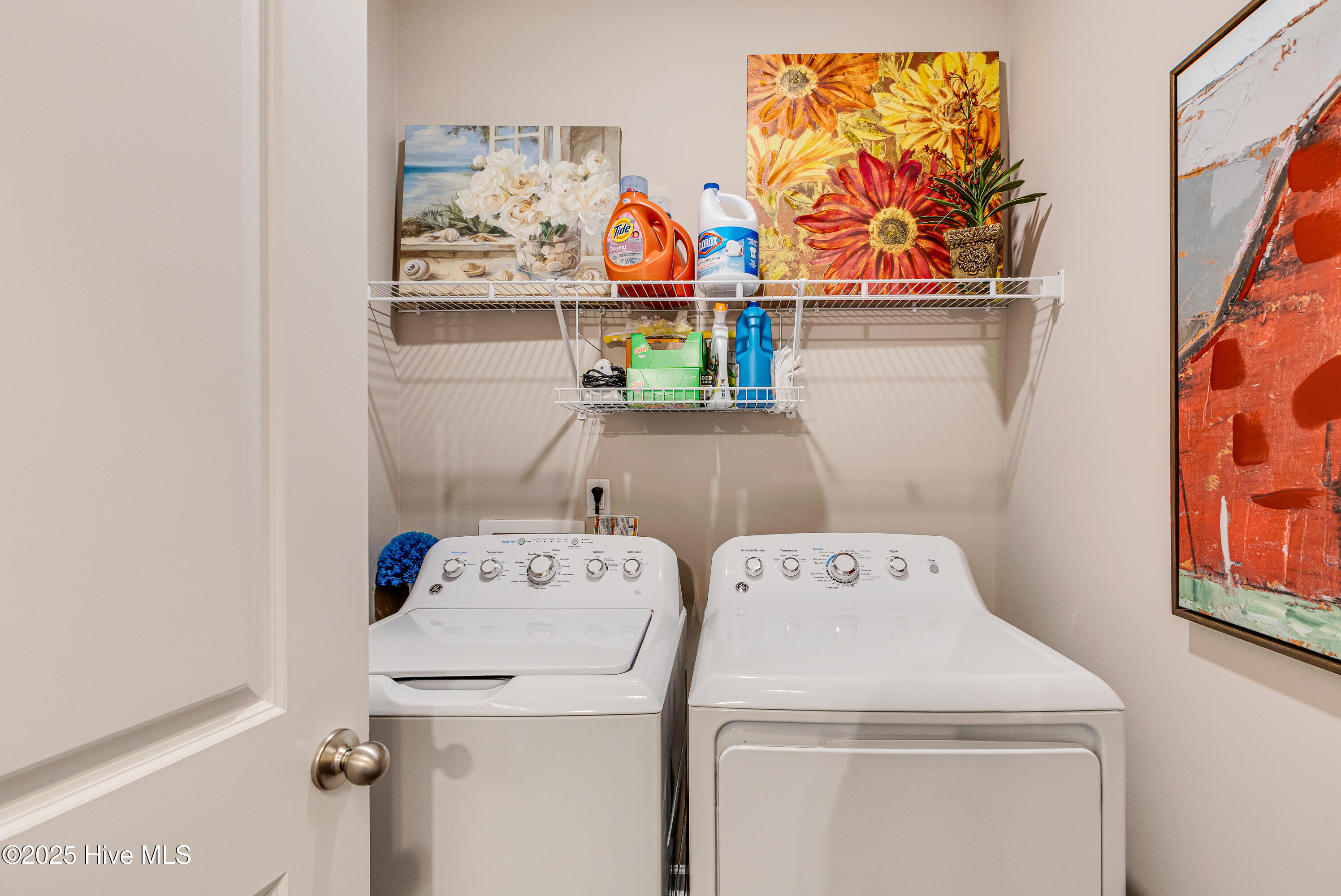 100537836 | Photo 35