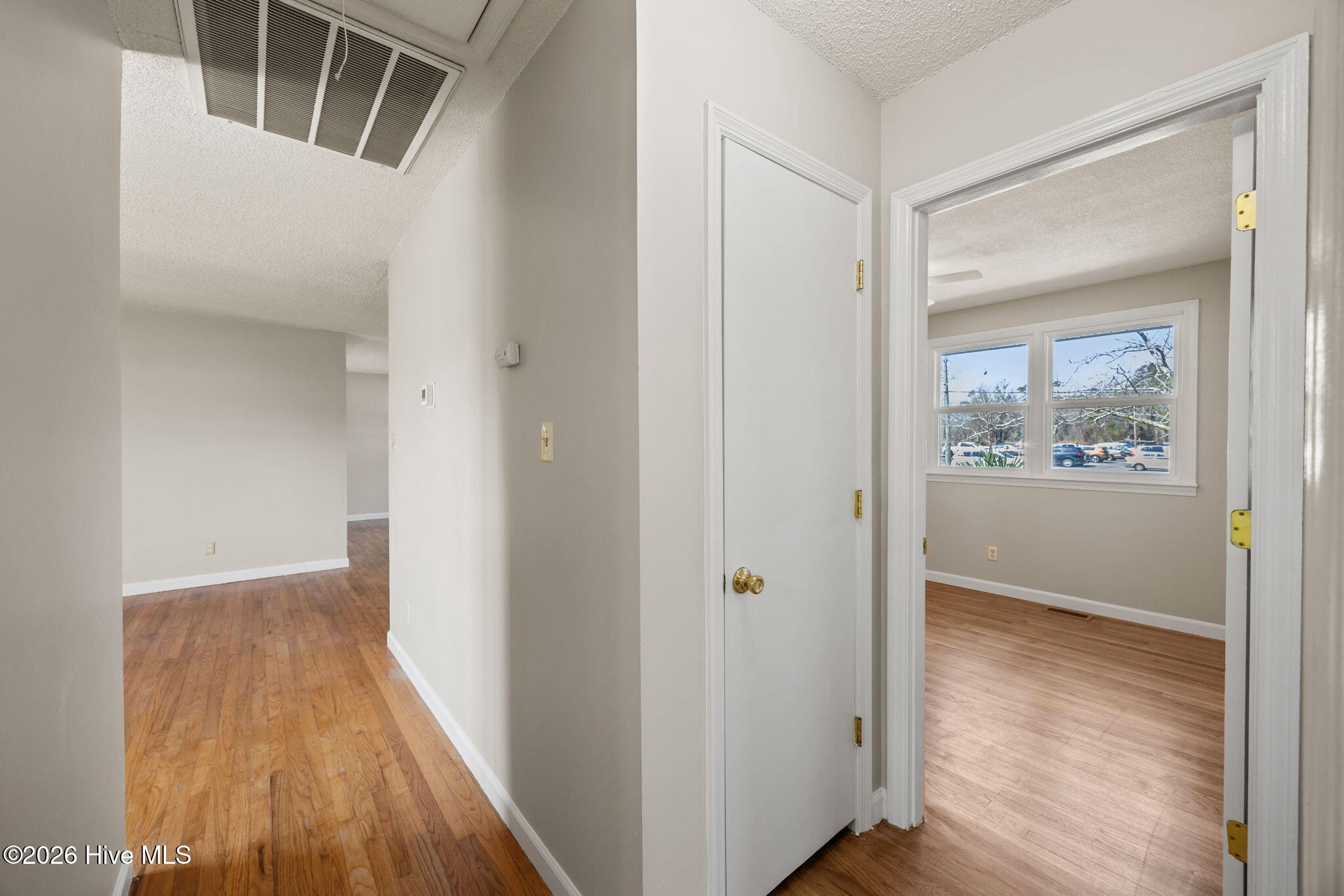 100558216 | Photo 28