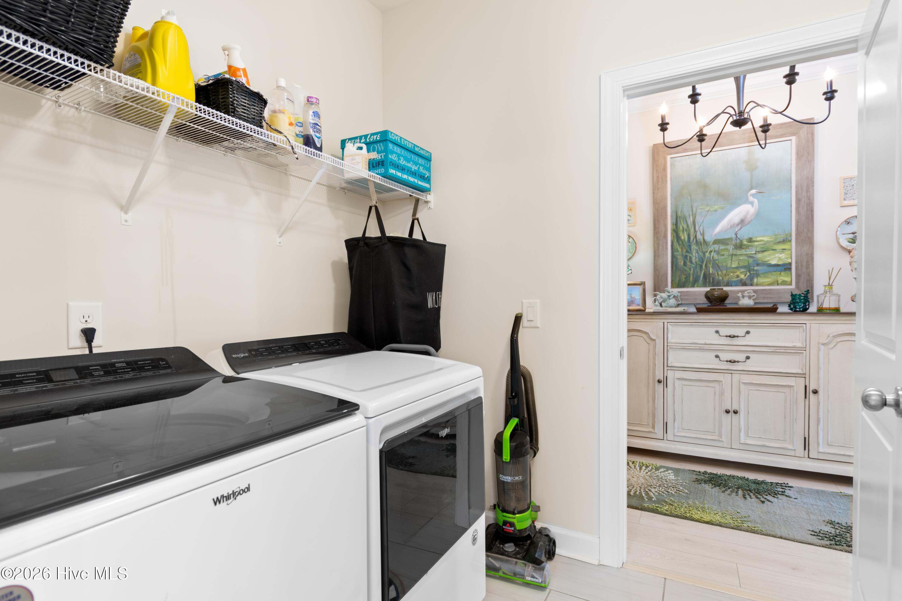 100561592 | Photo 29