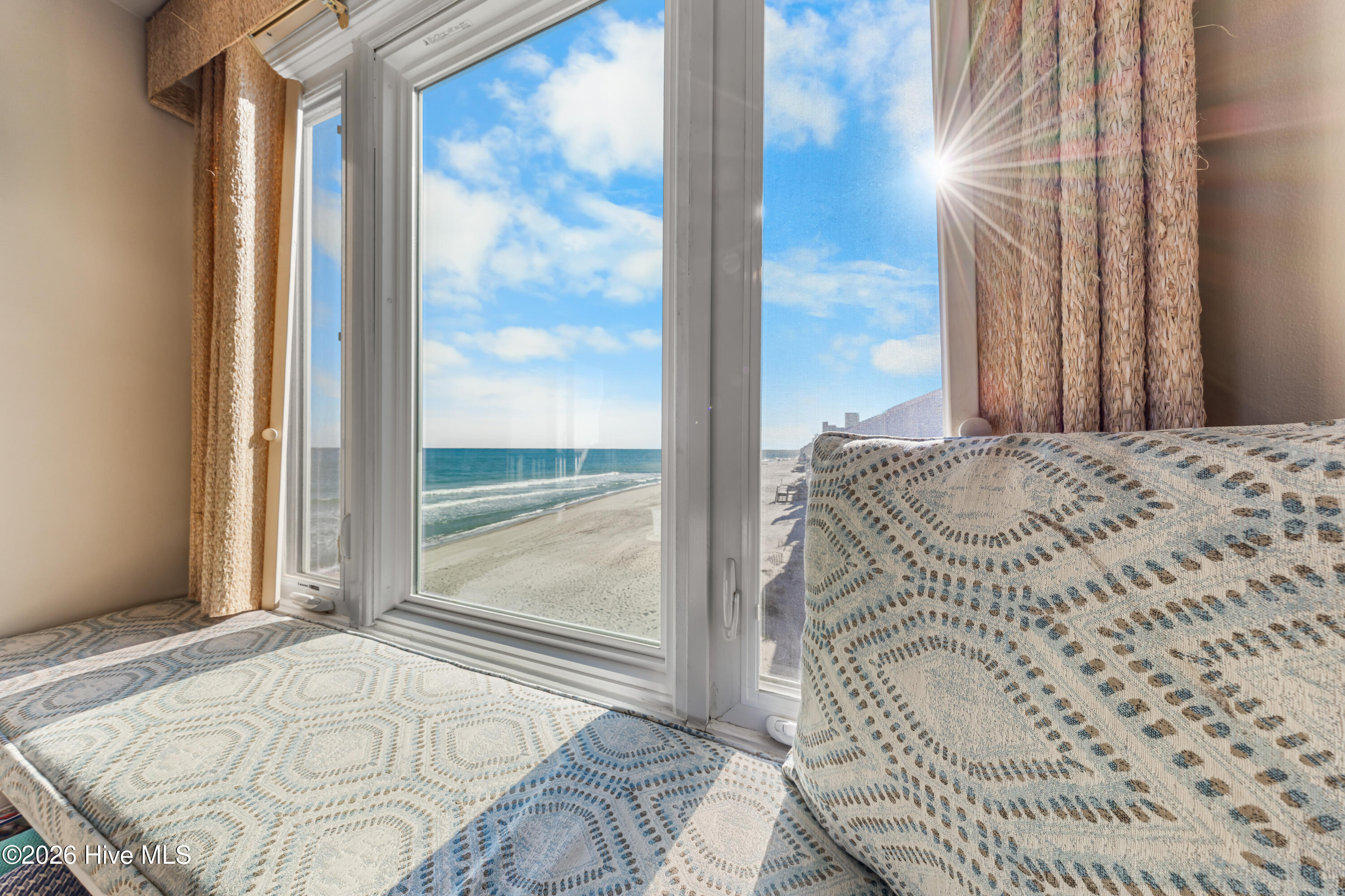 100550071 | Photo 12