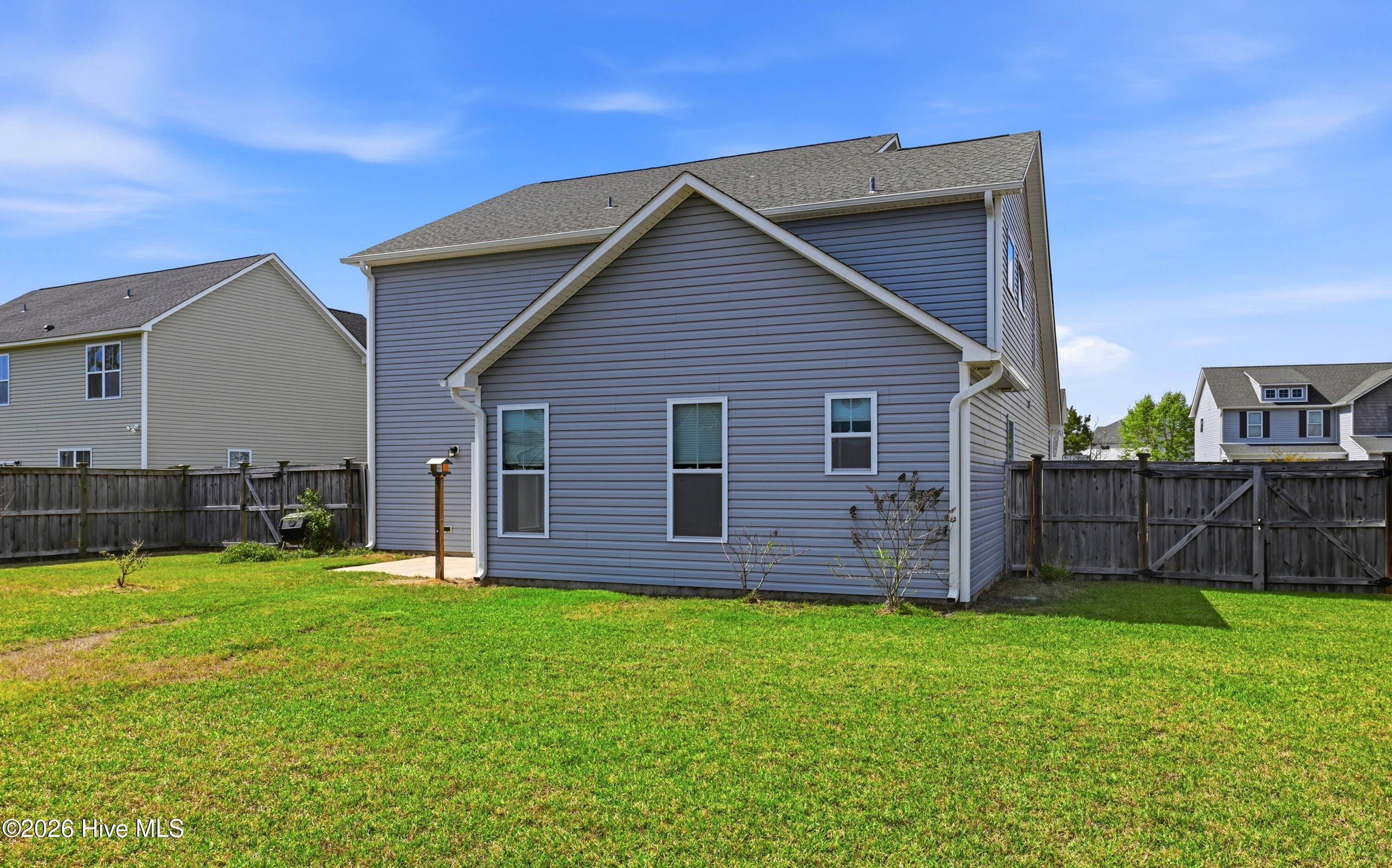 100563104 | Photo 43