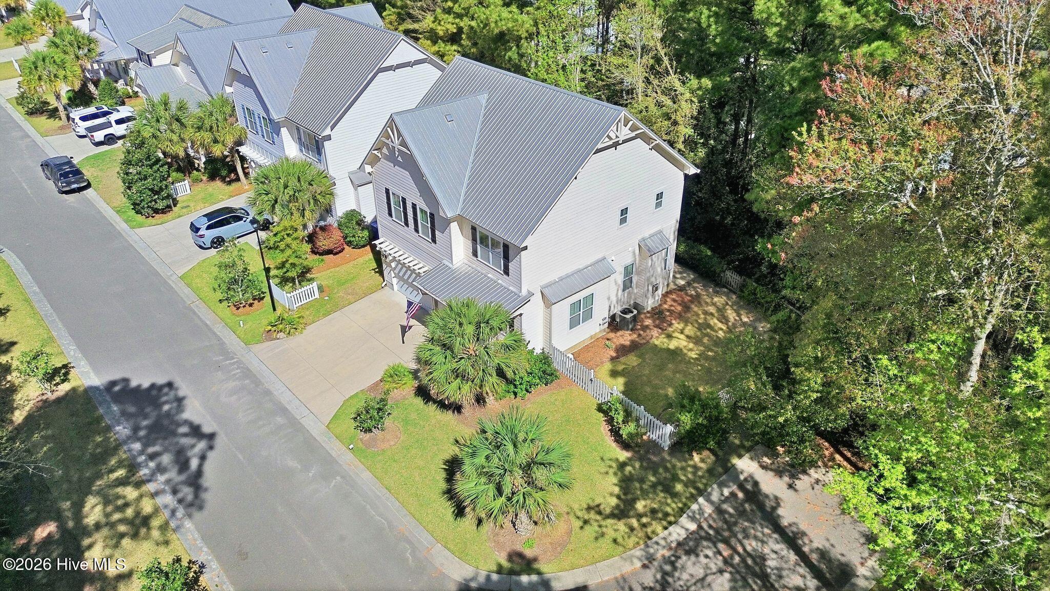 100565220 | Photo 59