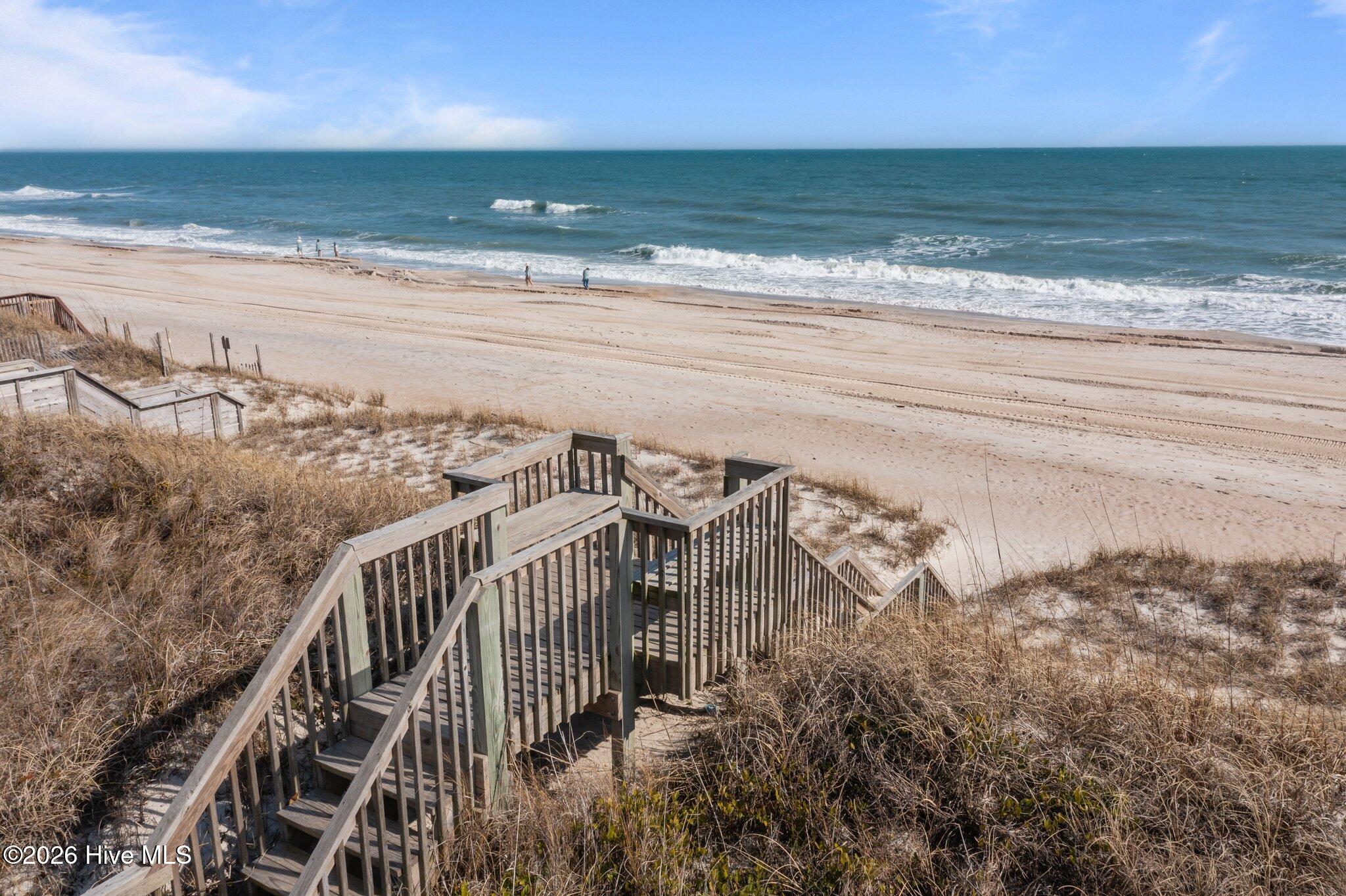 100555248 | Photo 47