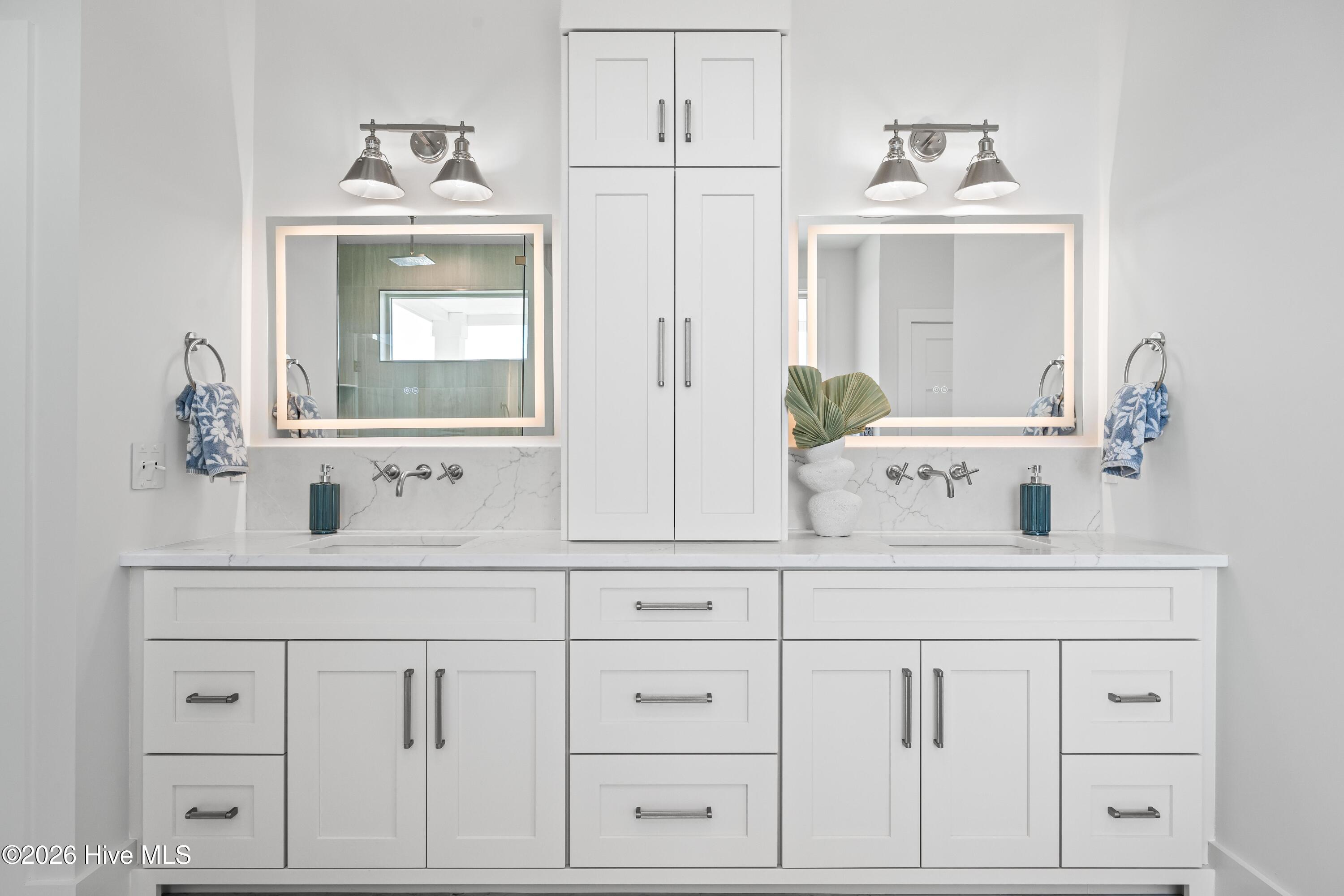 100558368 | Photo 38