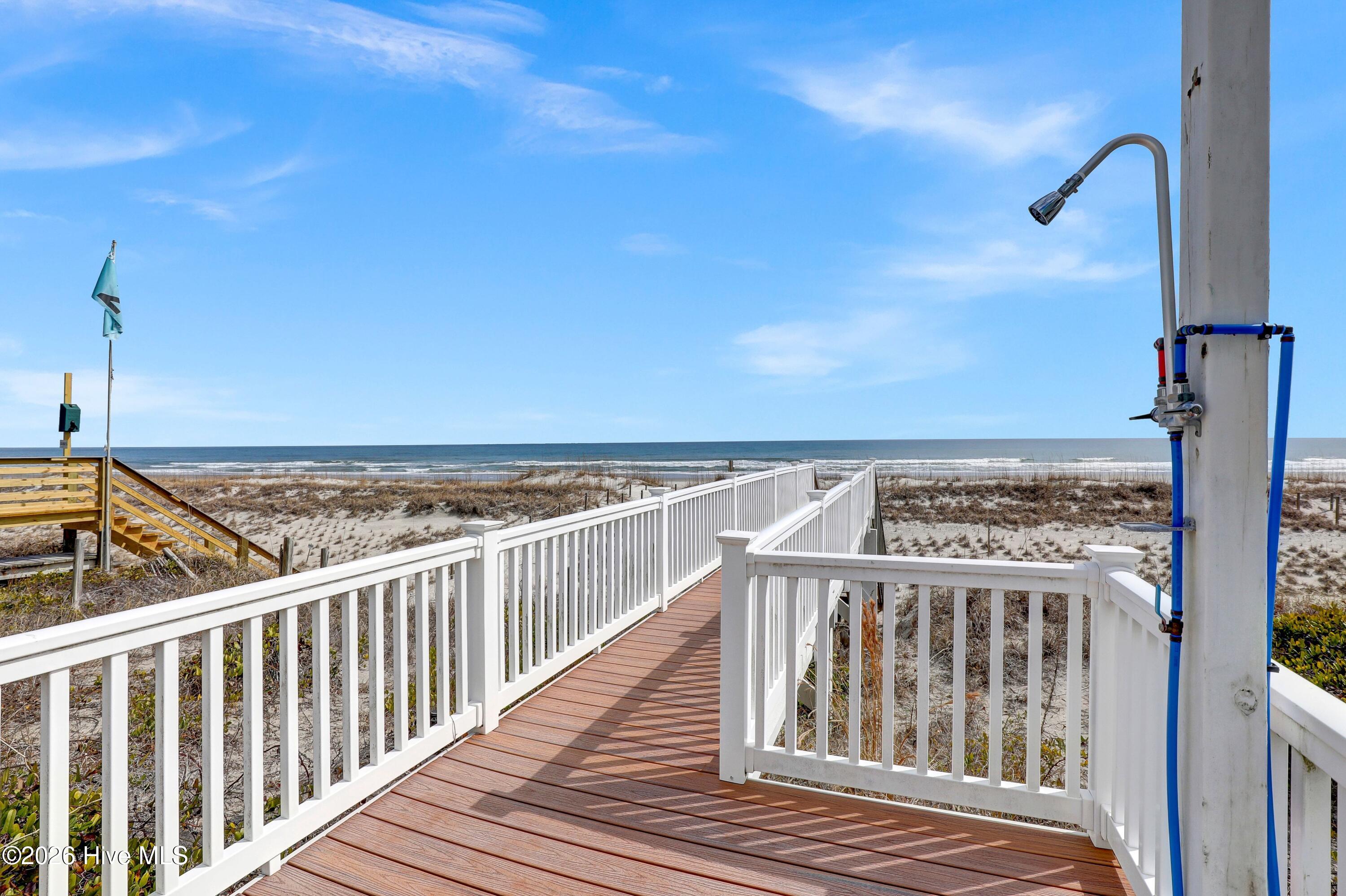 100558553 | Photo 50