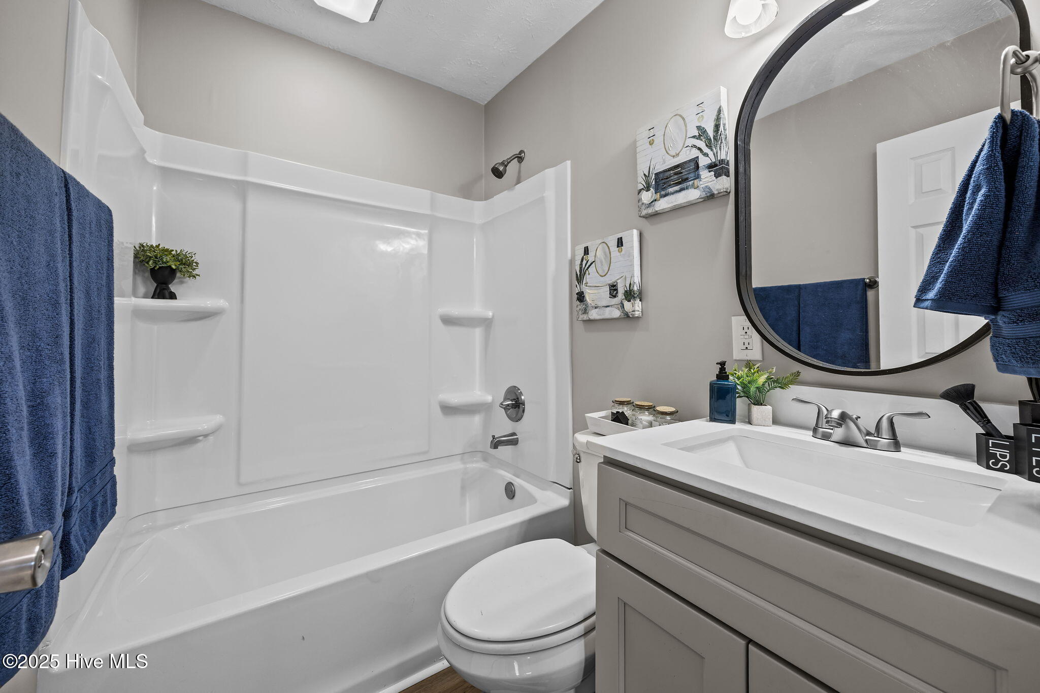 100543072 | Photo 29