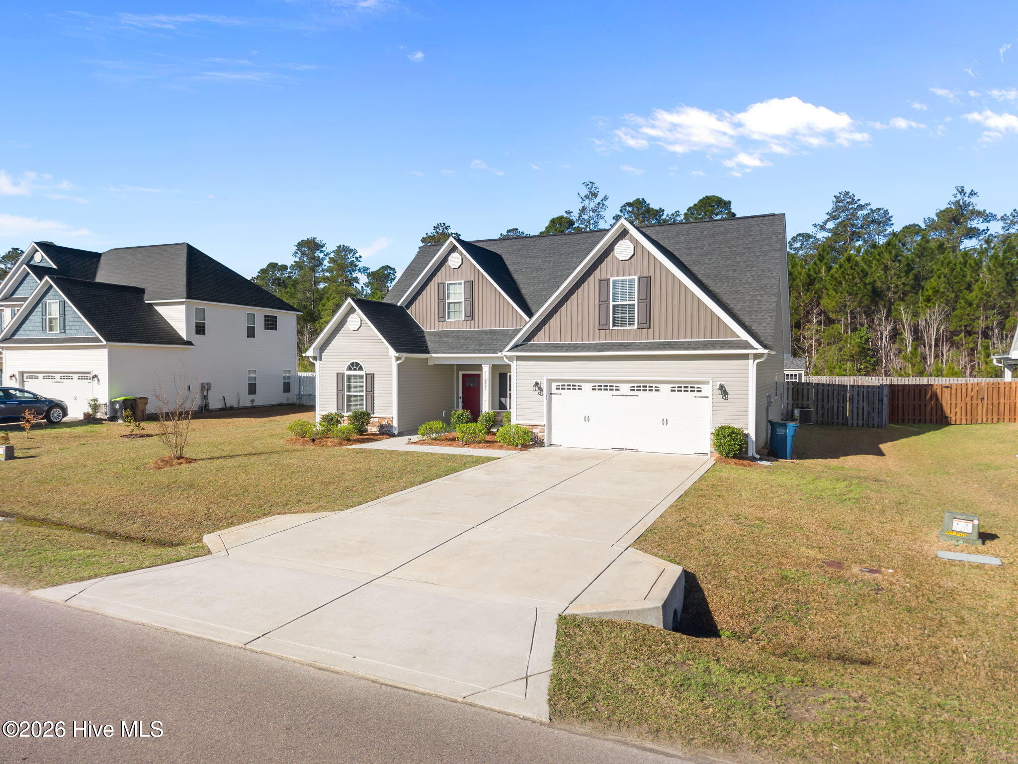 100561357 | Photo 40