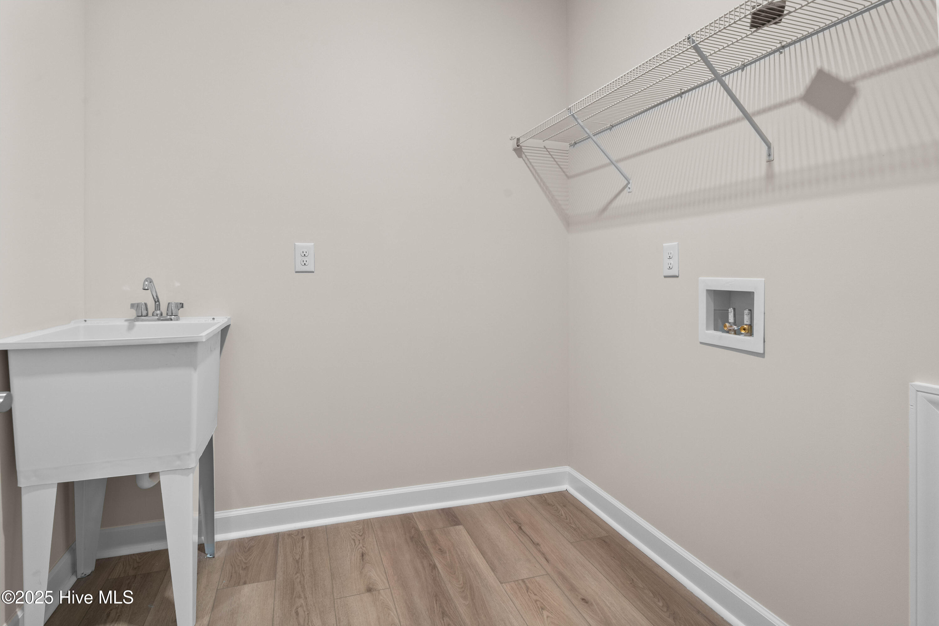 100506934 | Photo 10