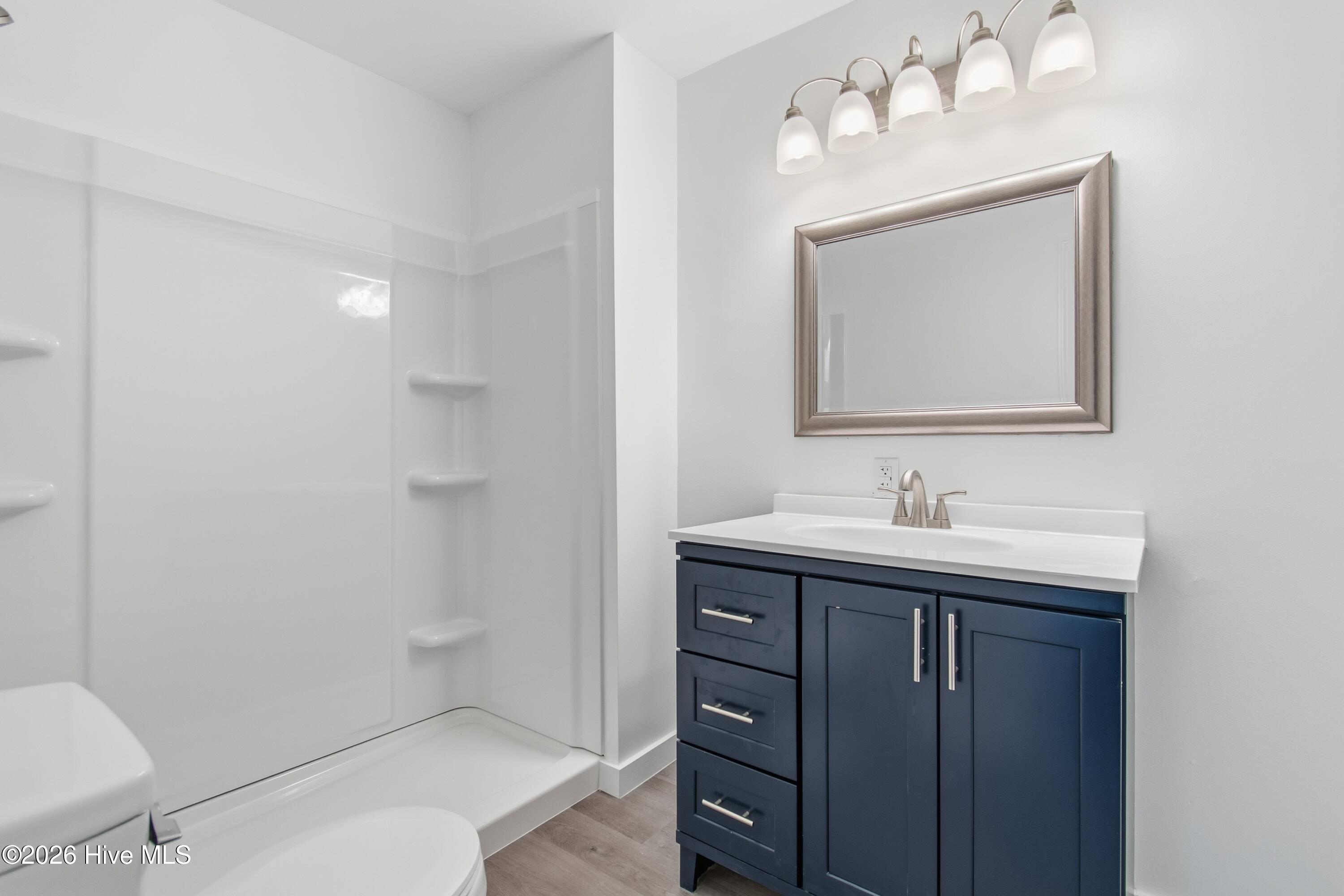 100550863 | Photo 25