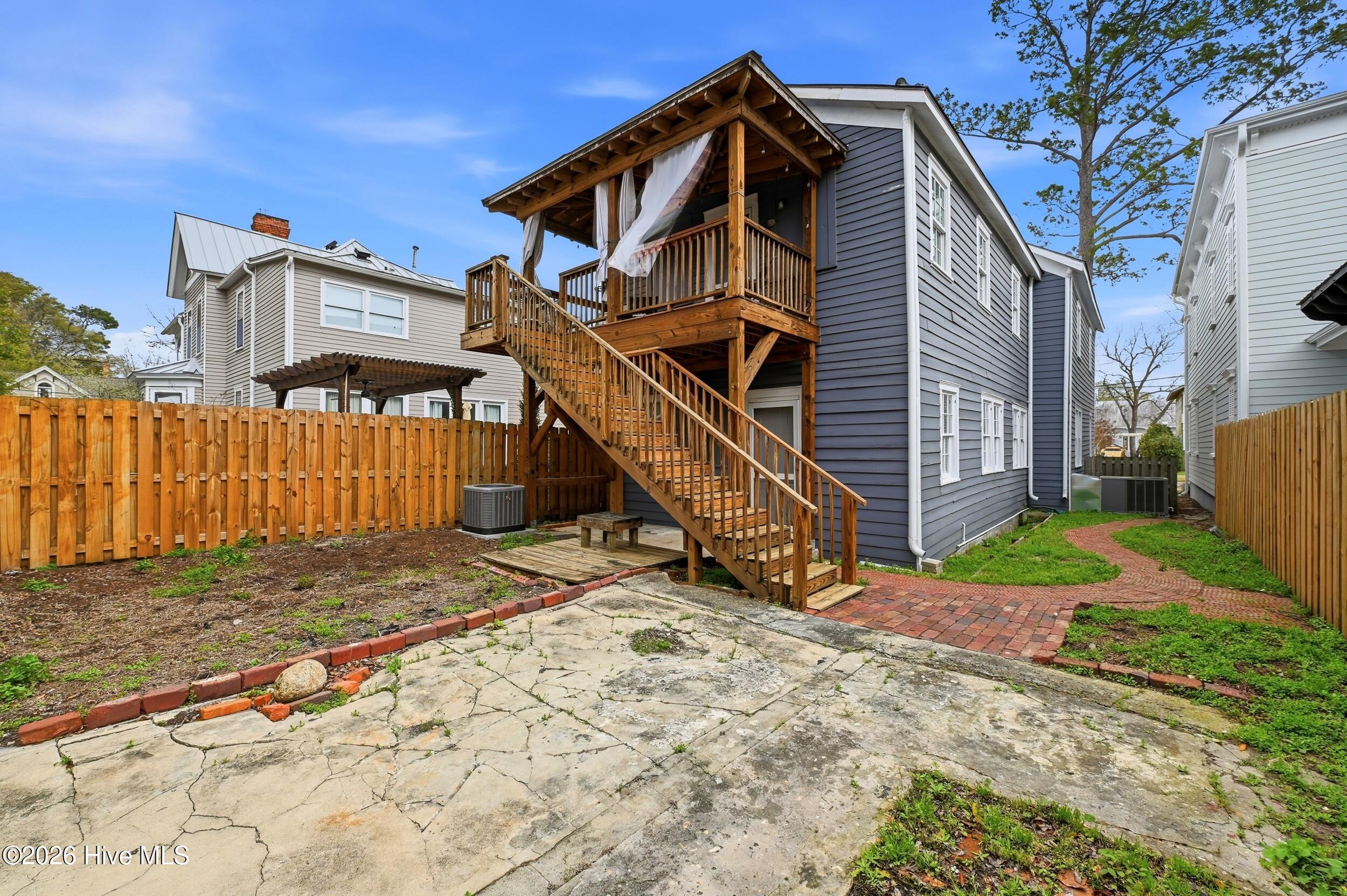 100560571 | Photo 26