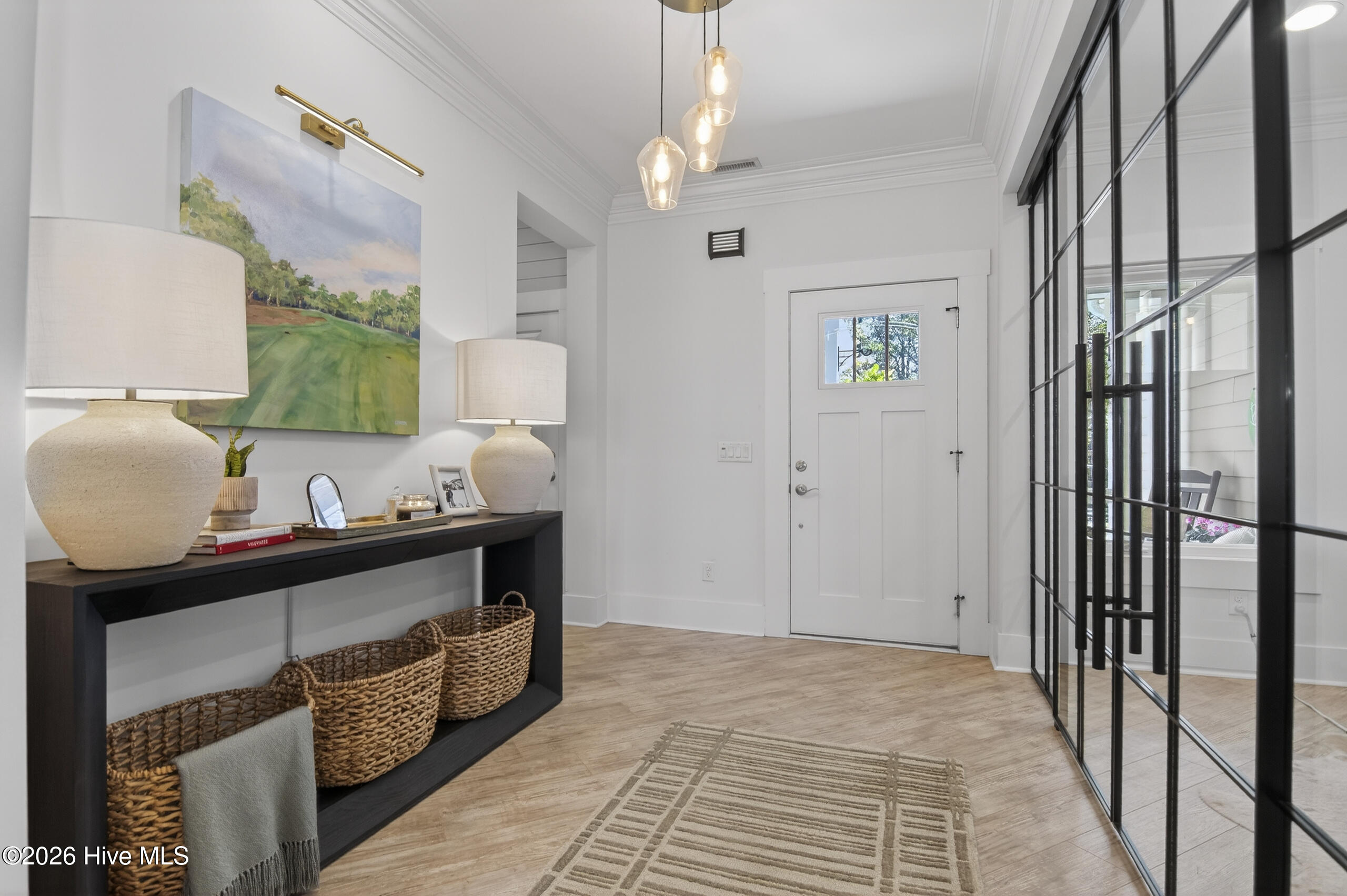 100565321 | Photo 14