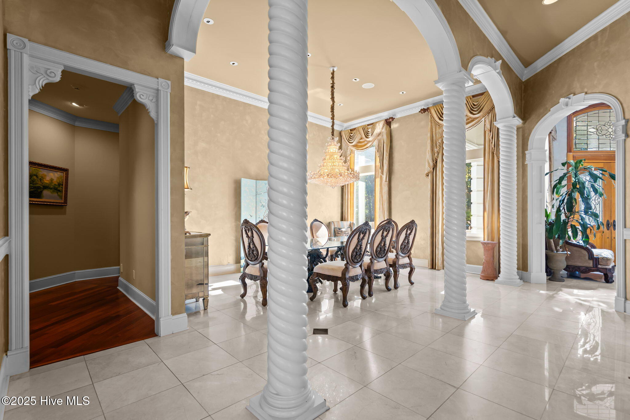 100547936 | Photo 18