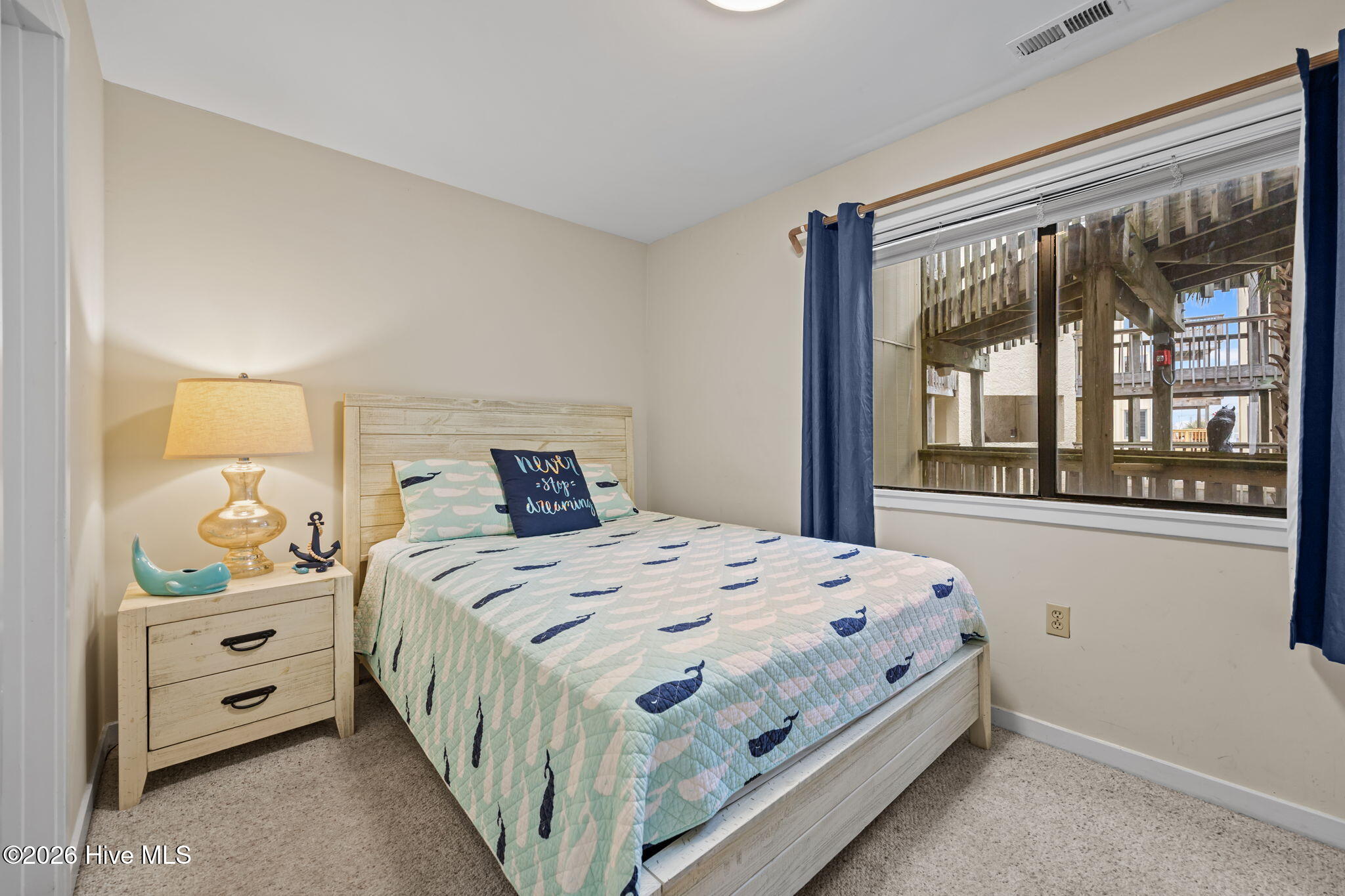 100561637 | Photo 22