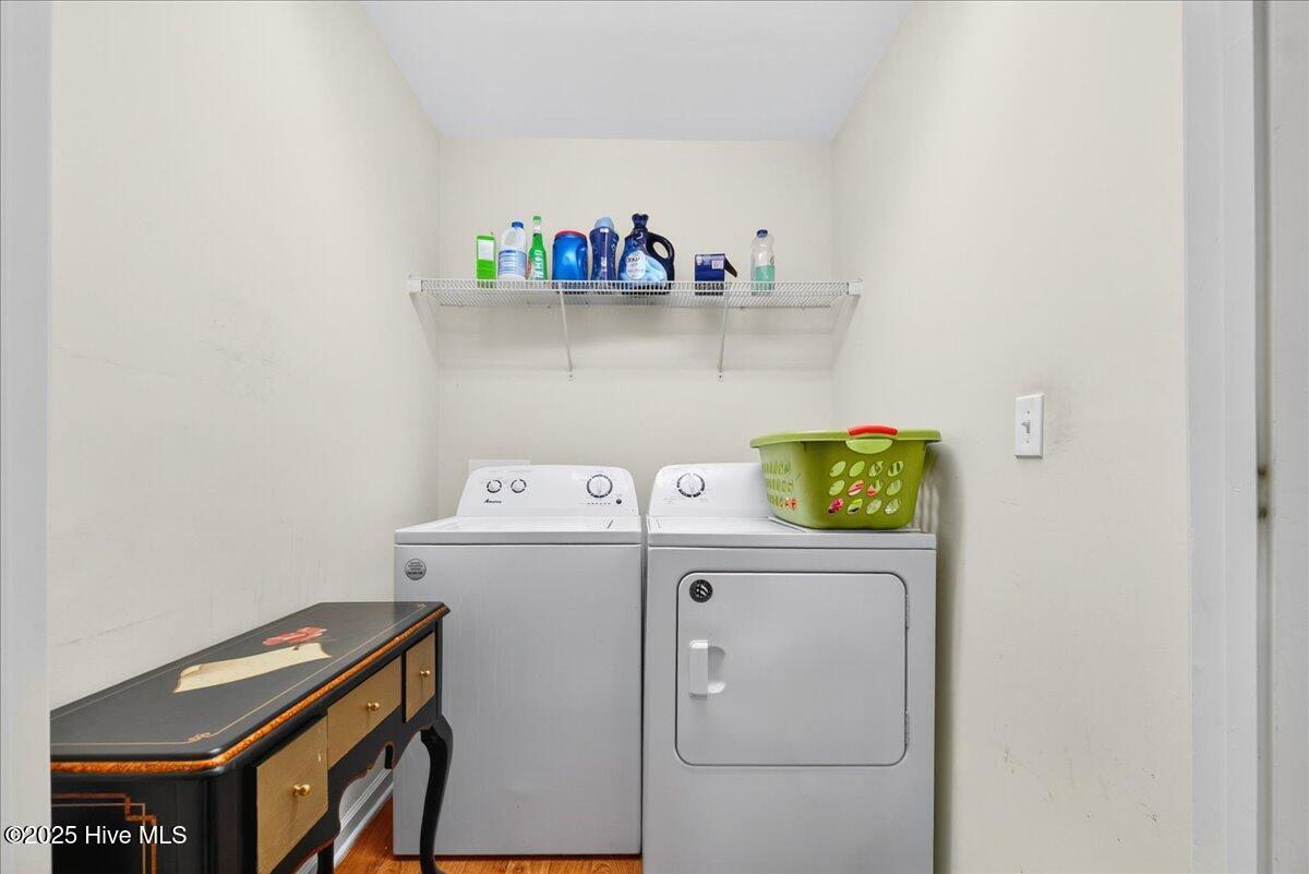 100537745 | Photo 28