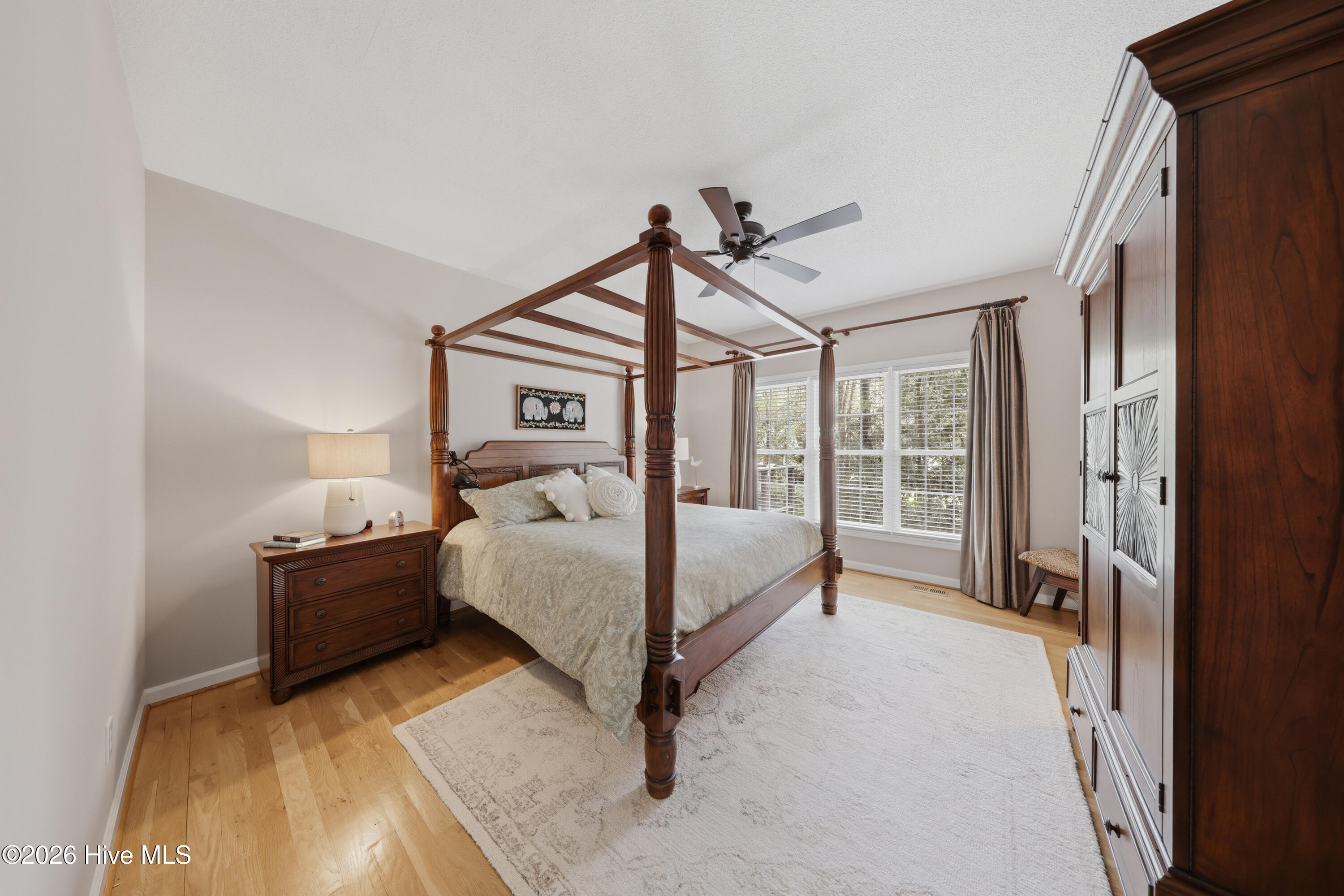 100561627 | Photo 25