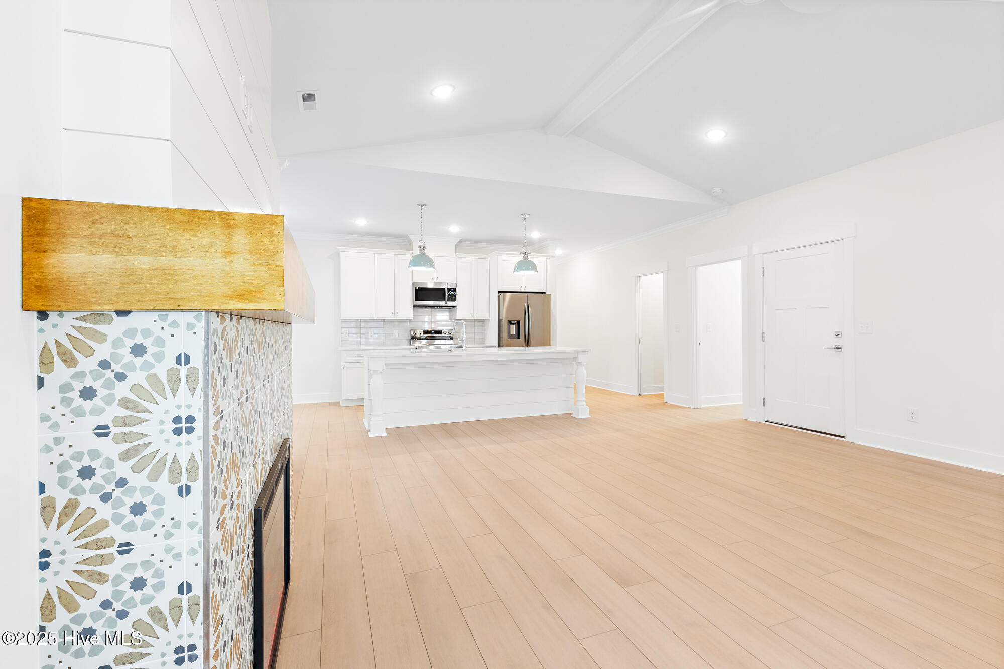 100514744 | Photo 22