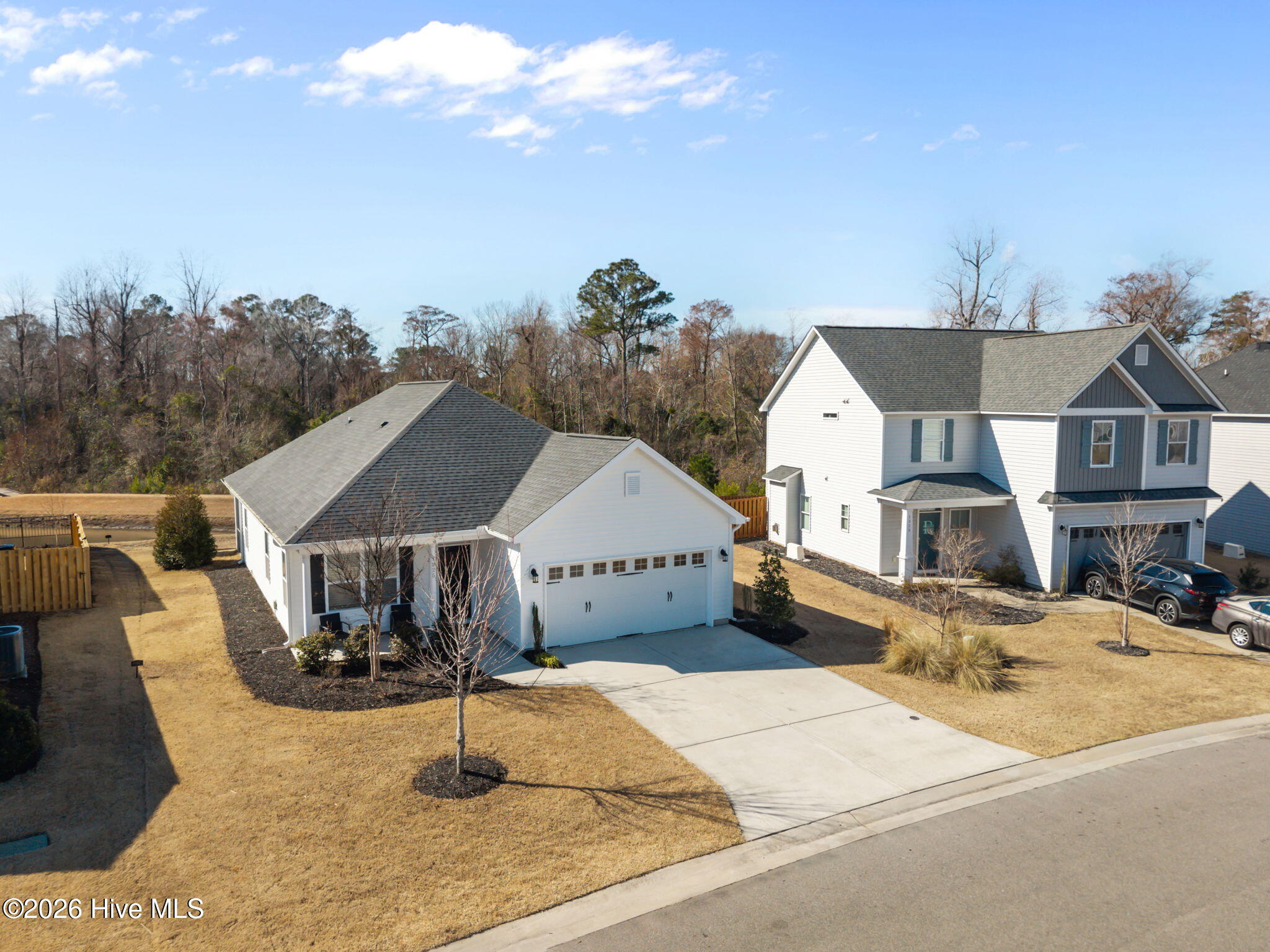 100557039 | Photo 49