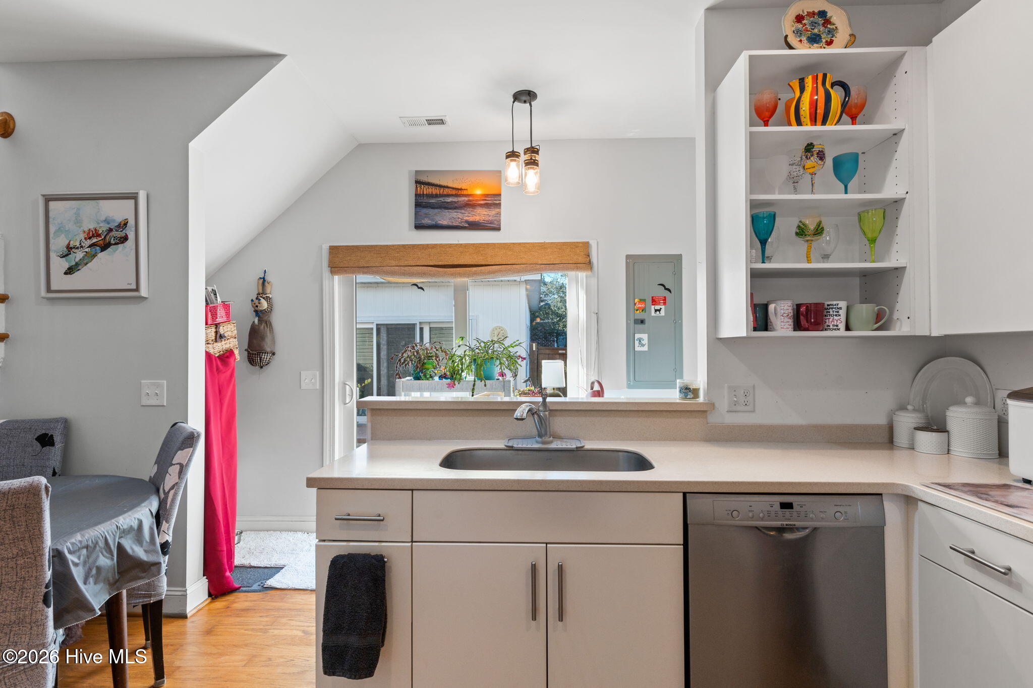 100546382 | Photo 10