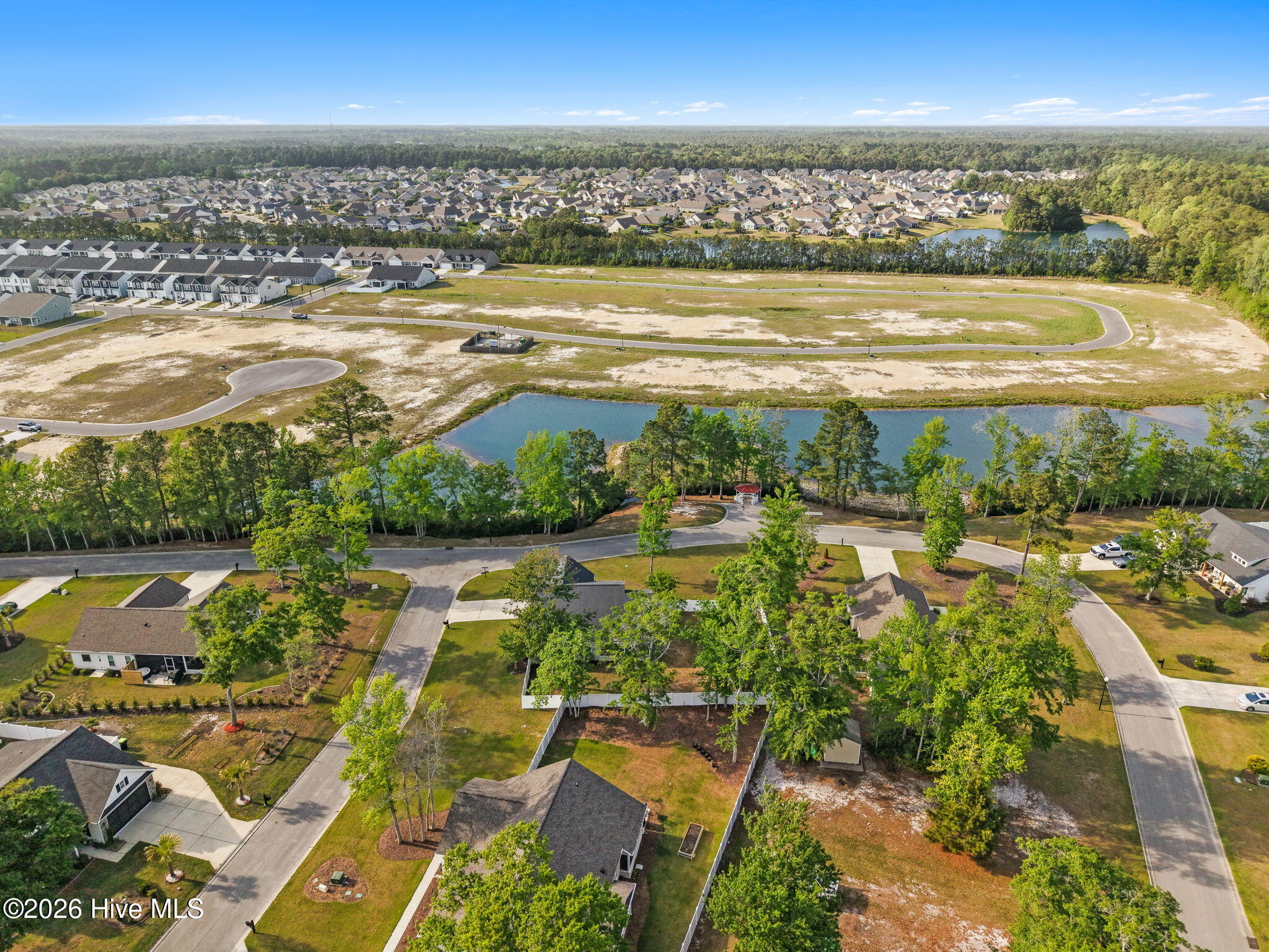 100568140 | Photo 47