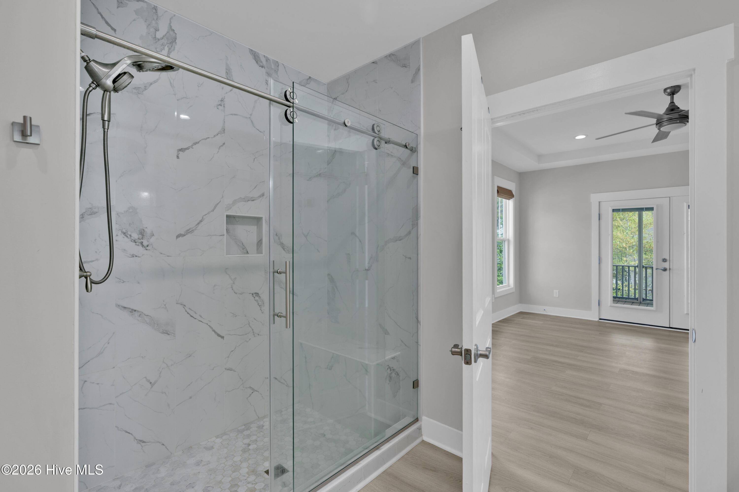 100565490 | Photo 31