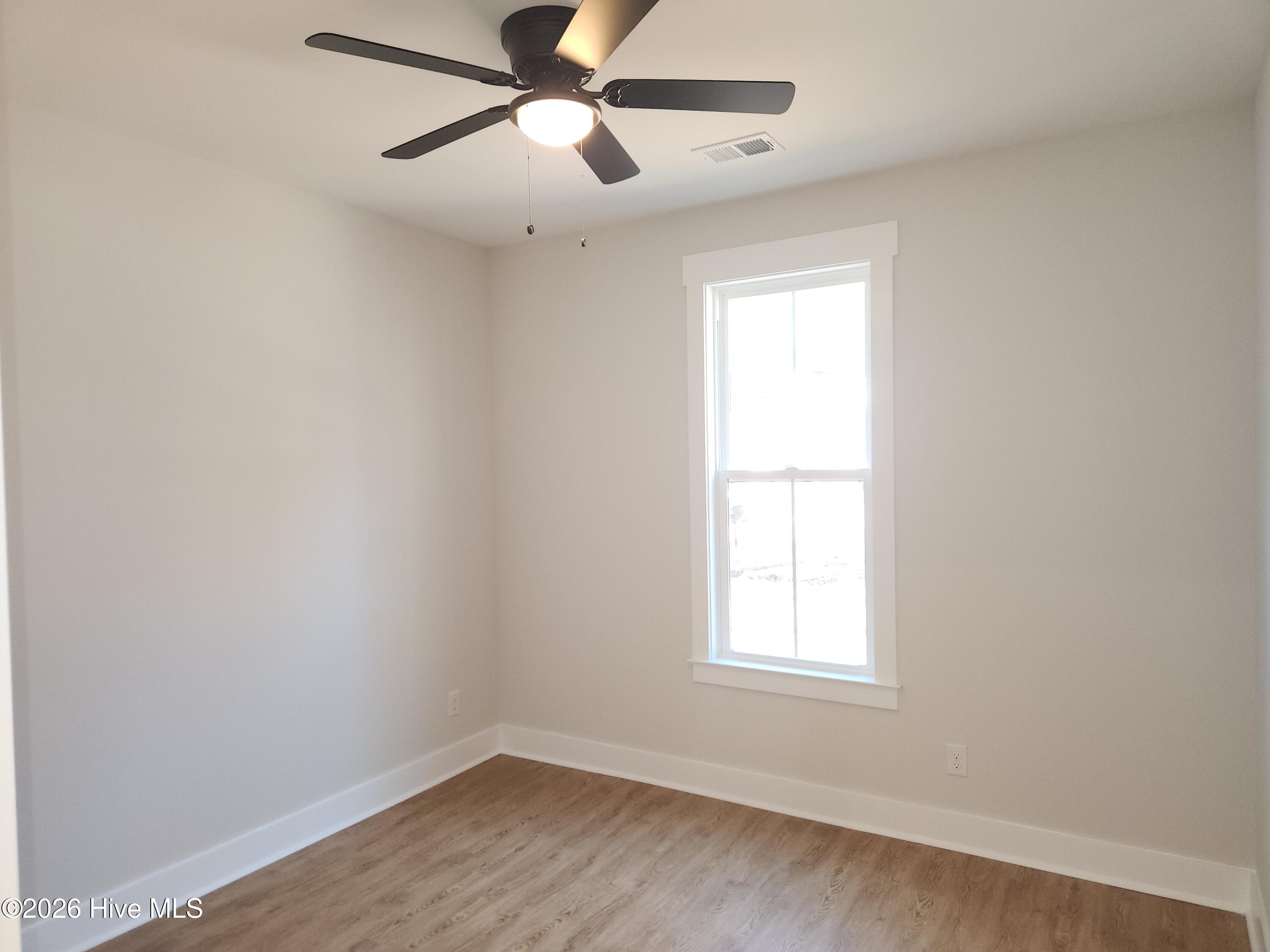 100547826 | Photo 33