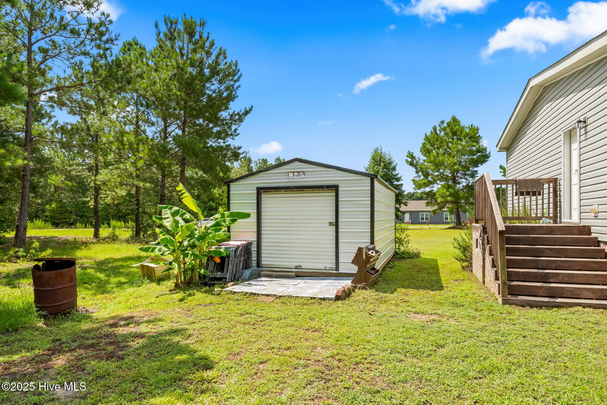 100518984 | Photo 24