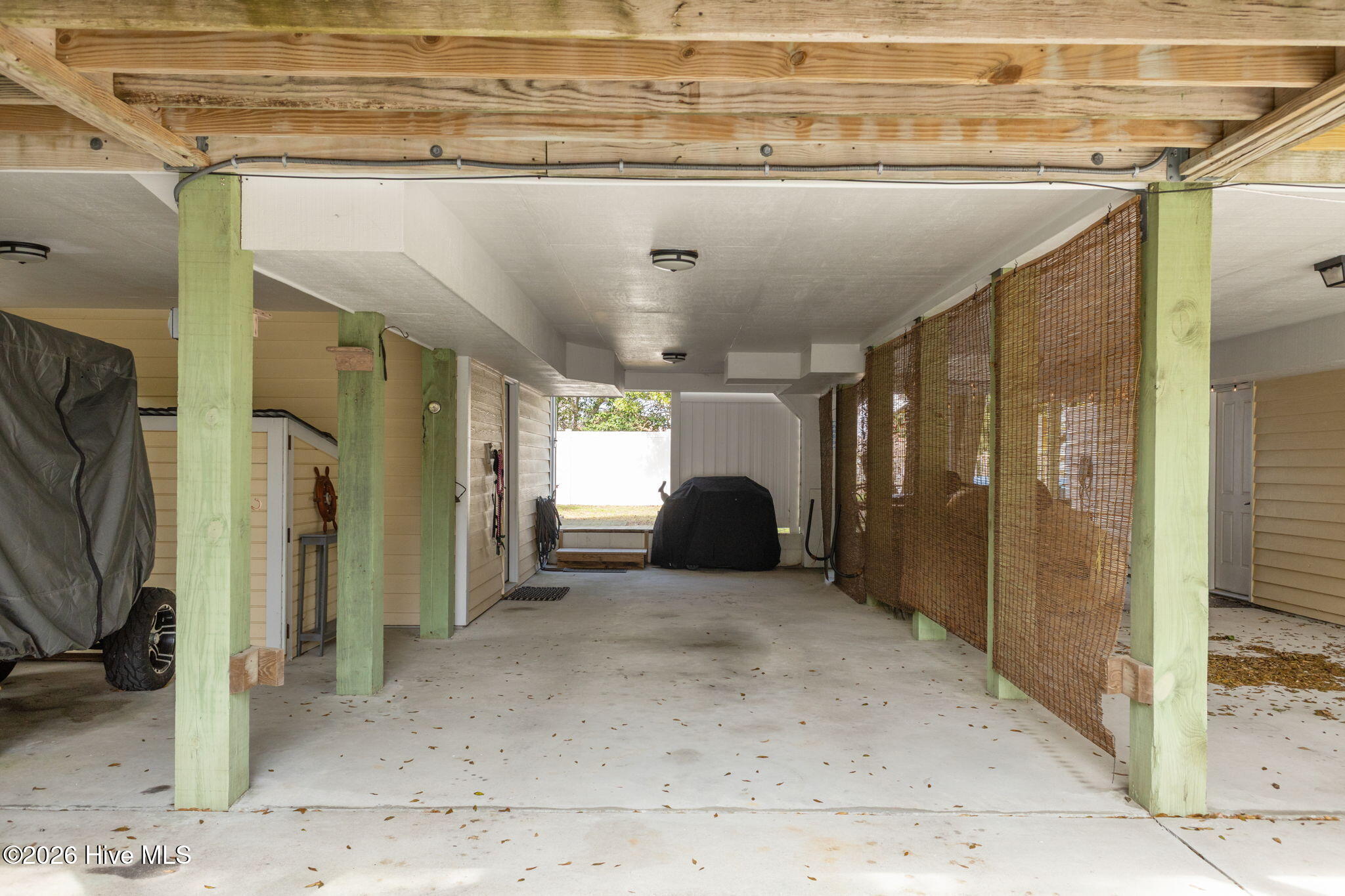 100559808 | Photo 30