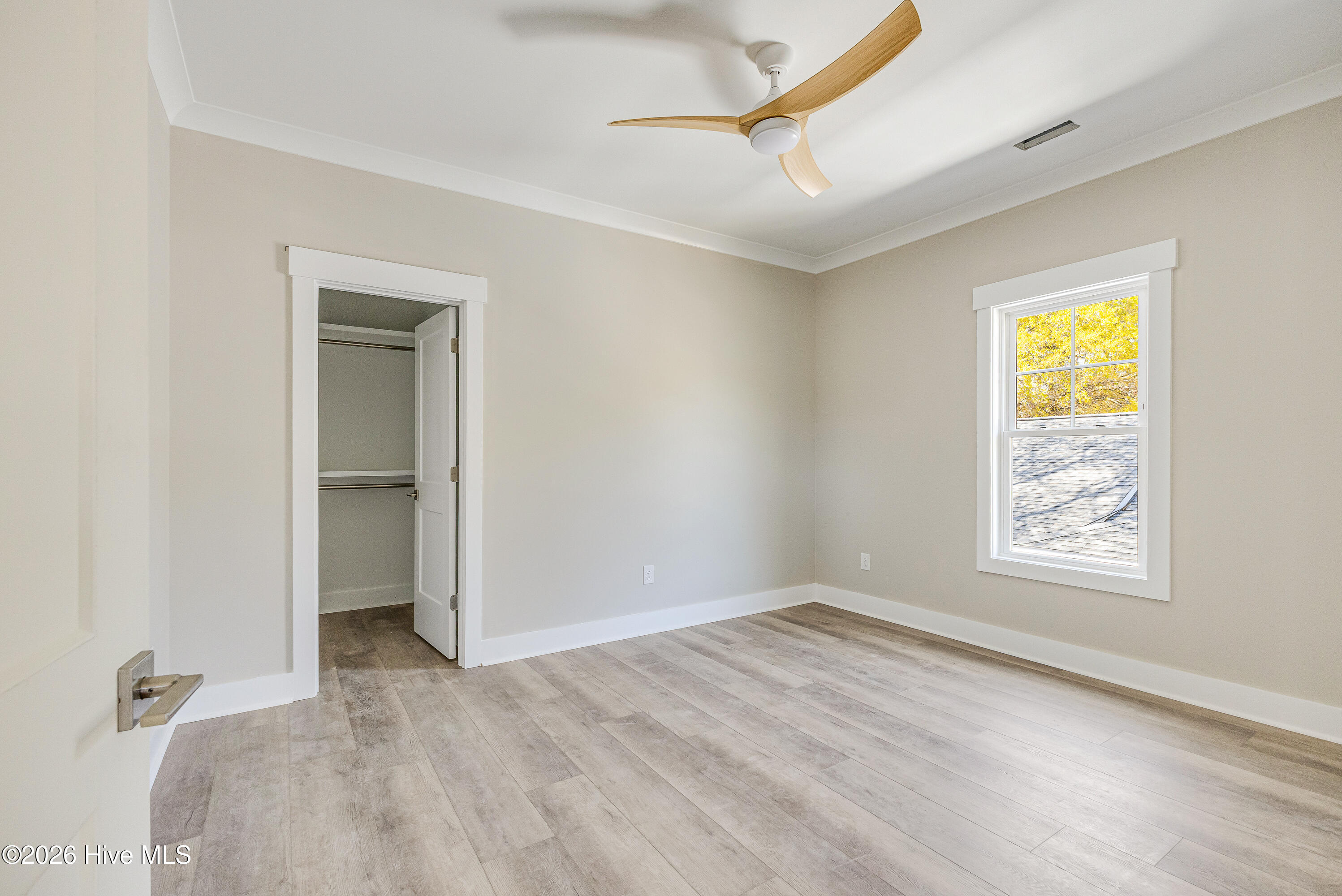 100564394 | Photo 19